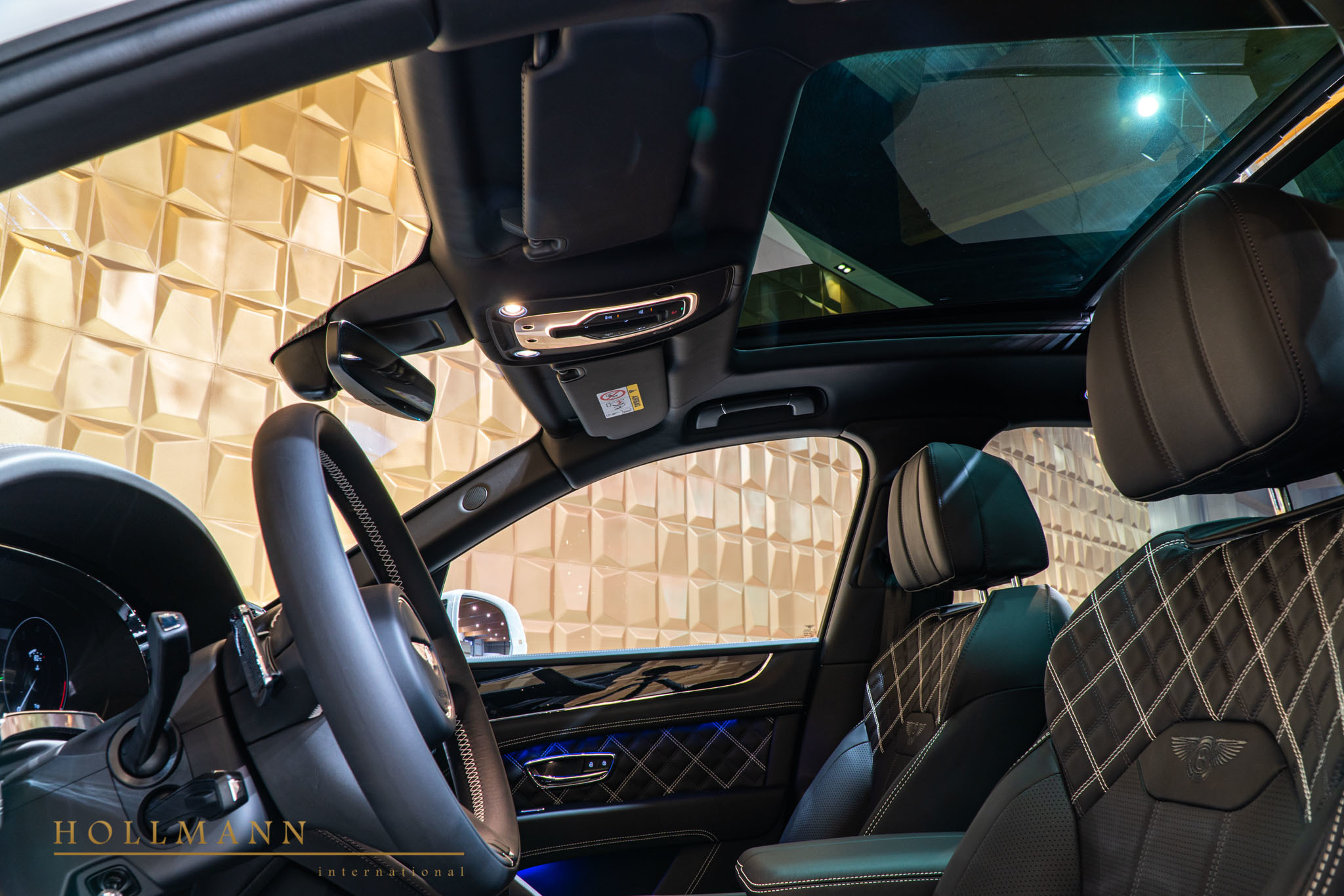 2021 BENTLEY BENTAYGA V8, 10/20