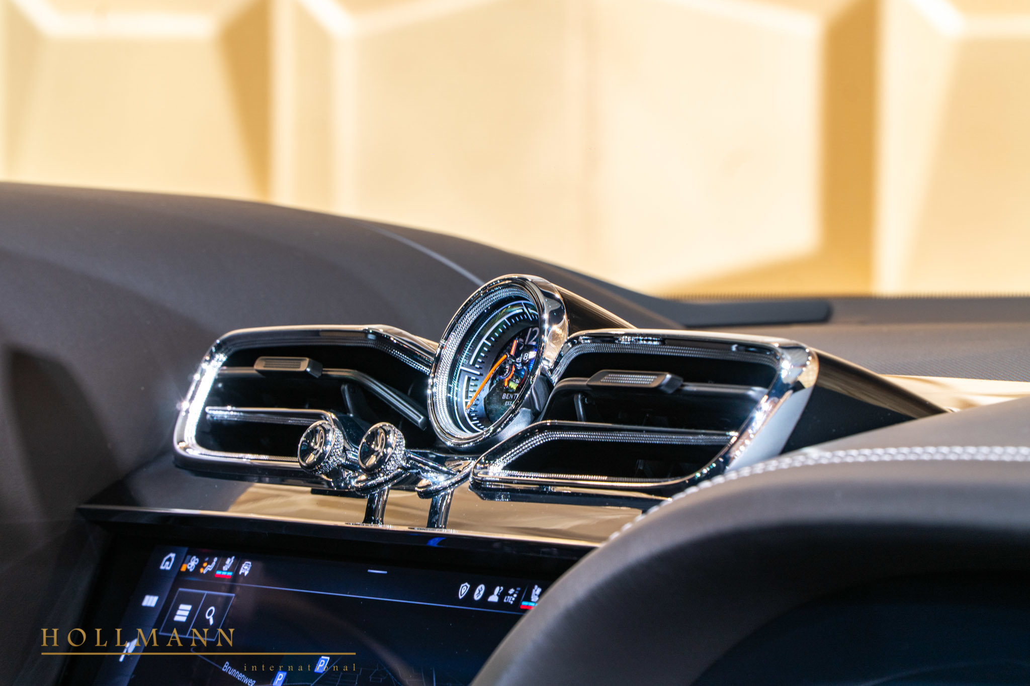 2021 BENTLEY BENTAYGA V8, 19/20