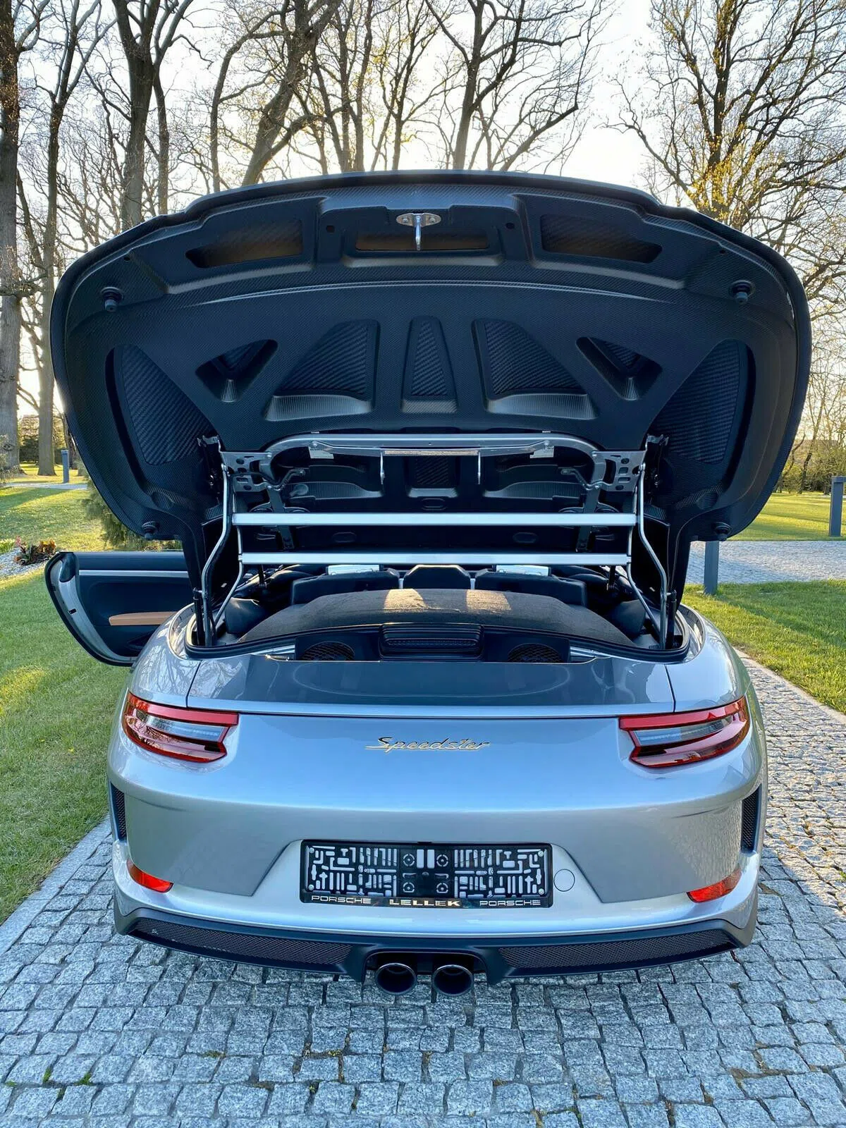 2019 Porsche 991 Speedster HERITAGE PACKAGE trunk