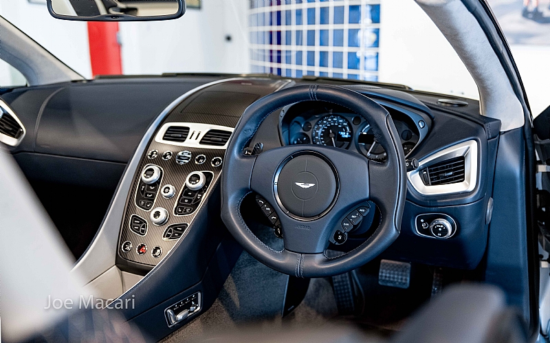 2017 Aston Martin Zagato Volante, 13/18