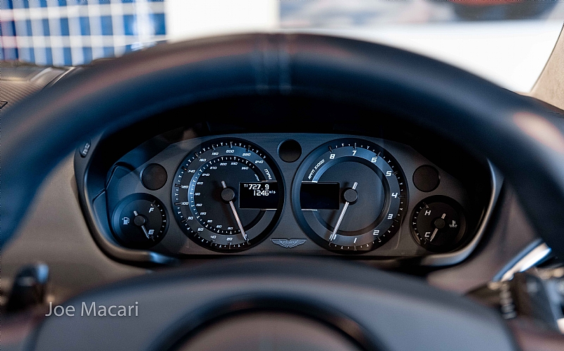 2017 Aston Martin Zagato Volante, 16/18