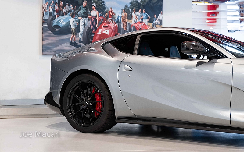 2019 Ferrari 812 Superfast, 2/18