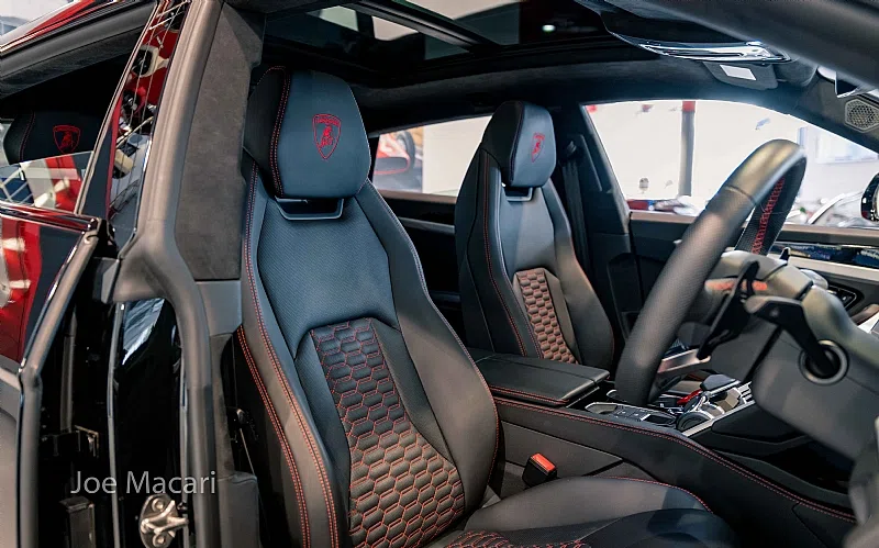 2019 Lamborghini Urus interior, seats
