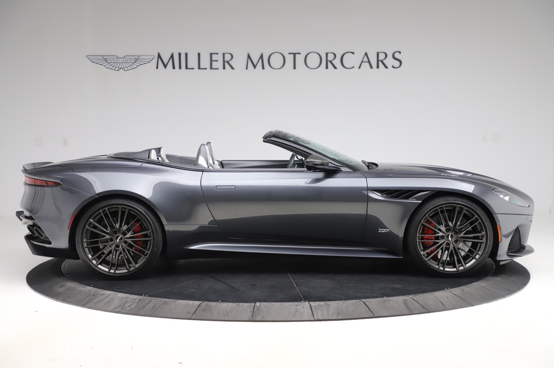 2020 Aston Martin DBS Superleggera Volante