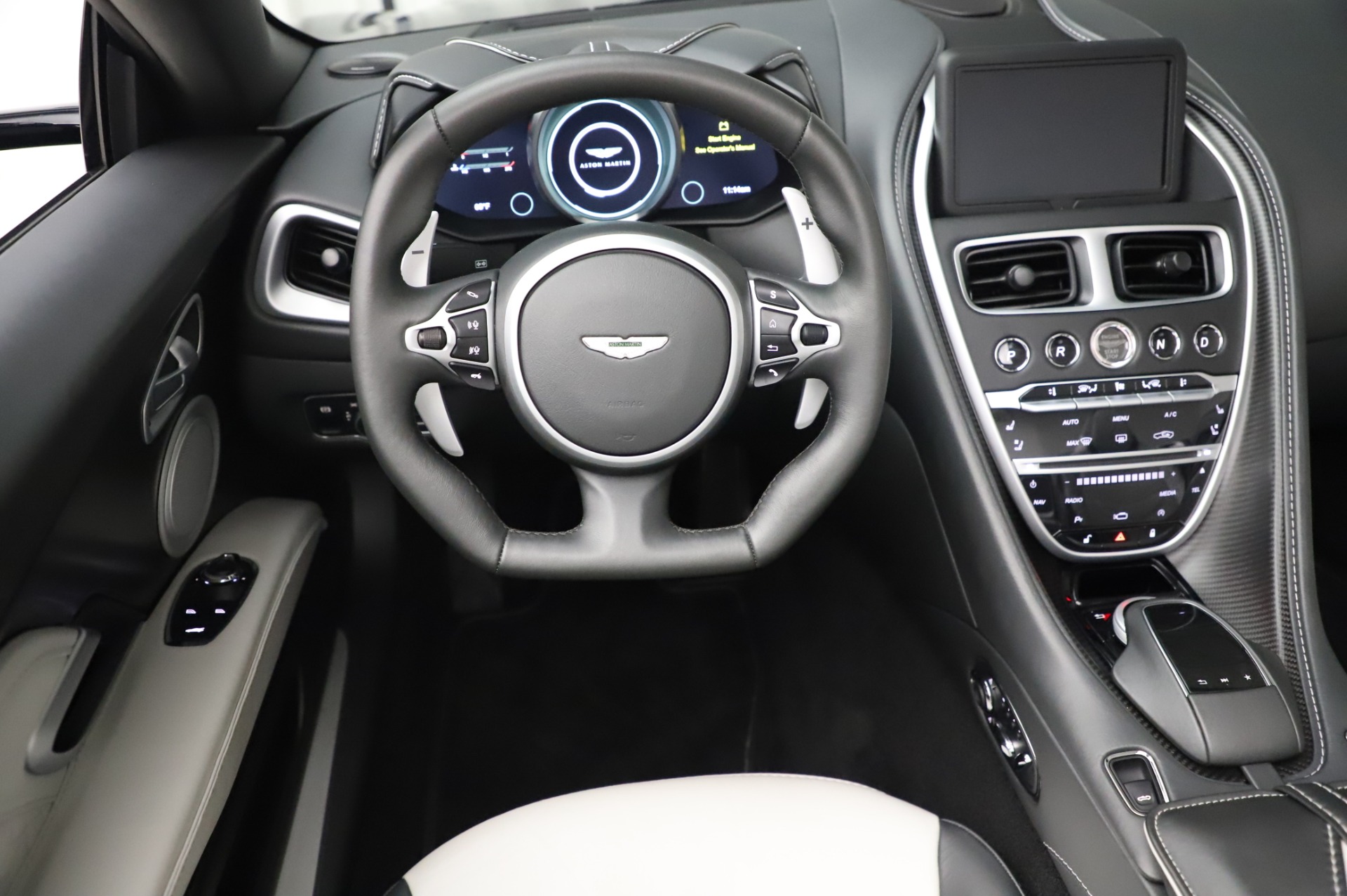 2020 Aston Martin DBS Superleggera Volante, 16/20