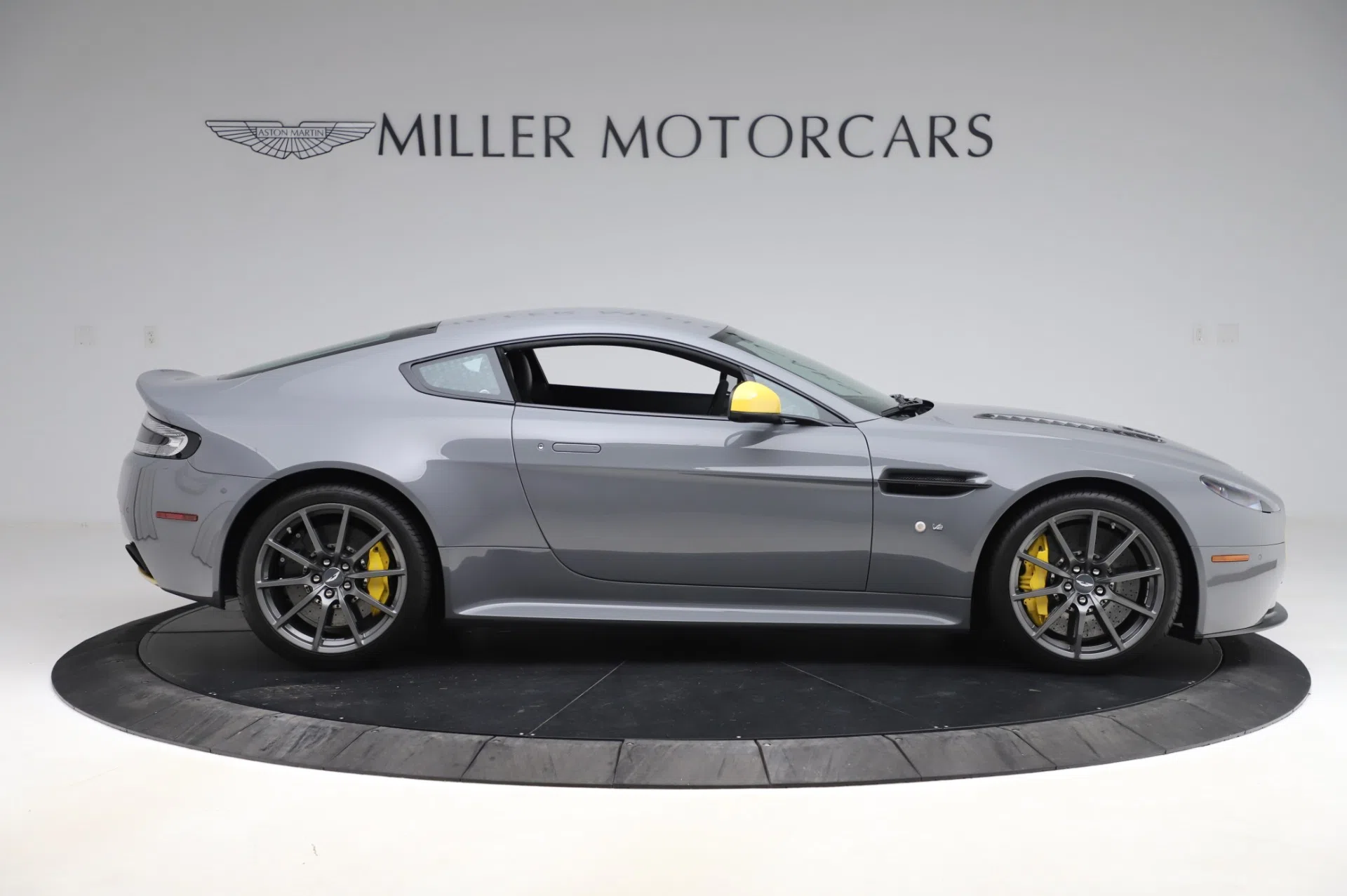 2017 Aston Martin V12 Vantage S