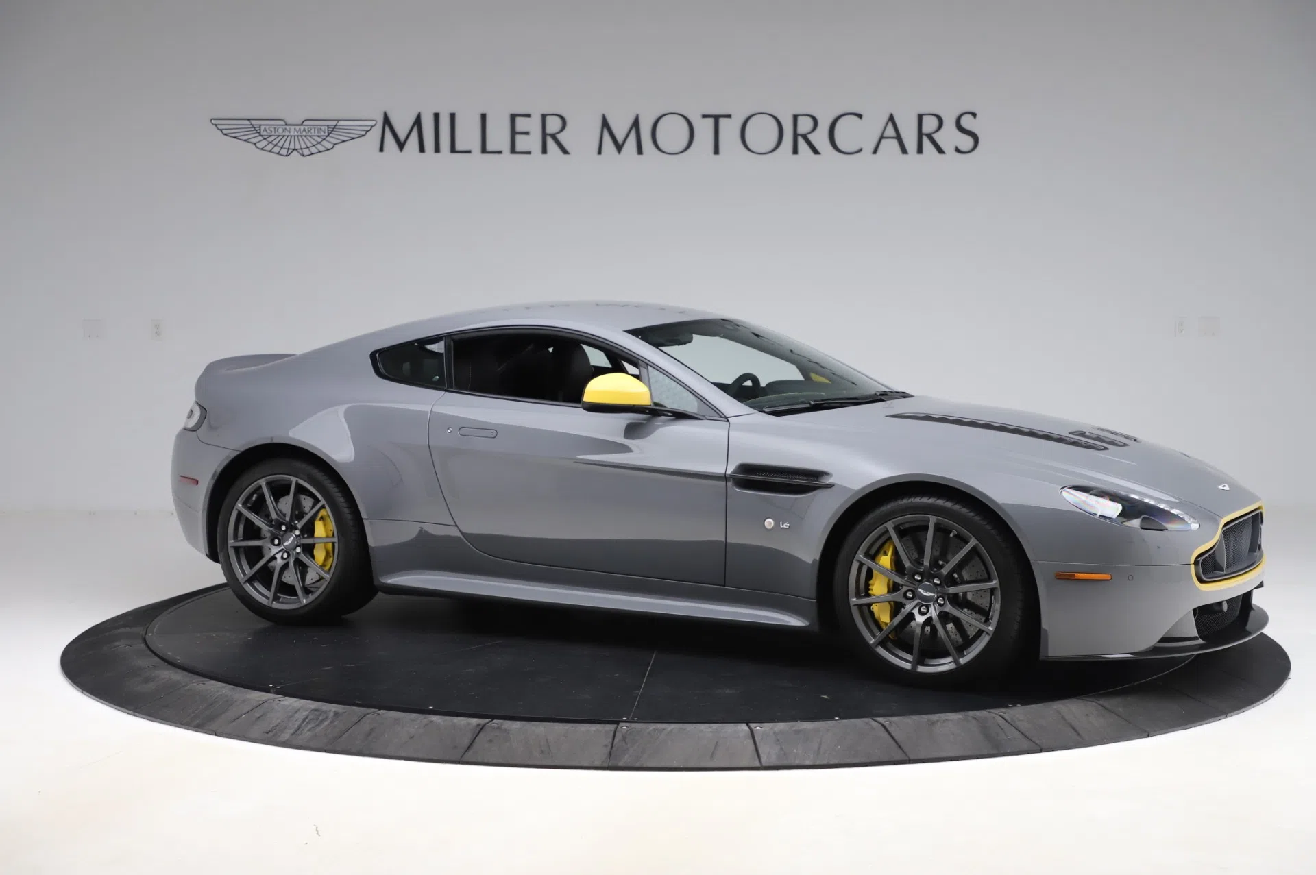 2017 Aston Martin V12 Vantage S, 7/20