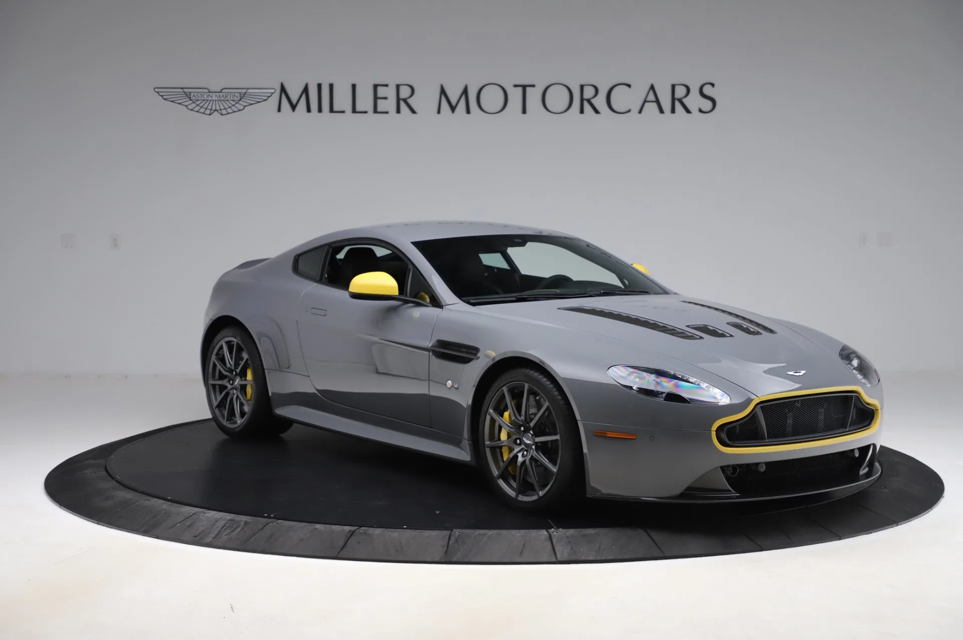 2017 Aston Martin V12 Vantage S, 8/20