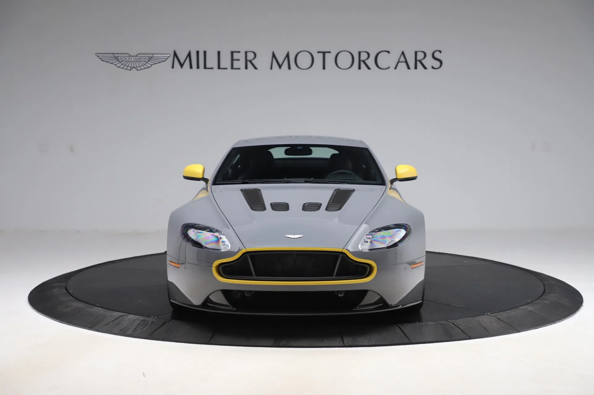 2017 Aston Martin V12 Vantage S, 9/20