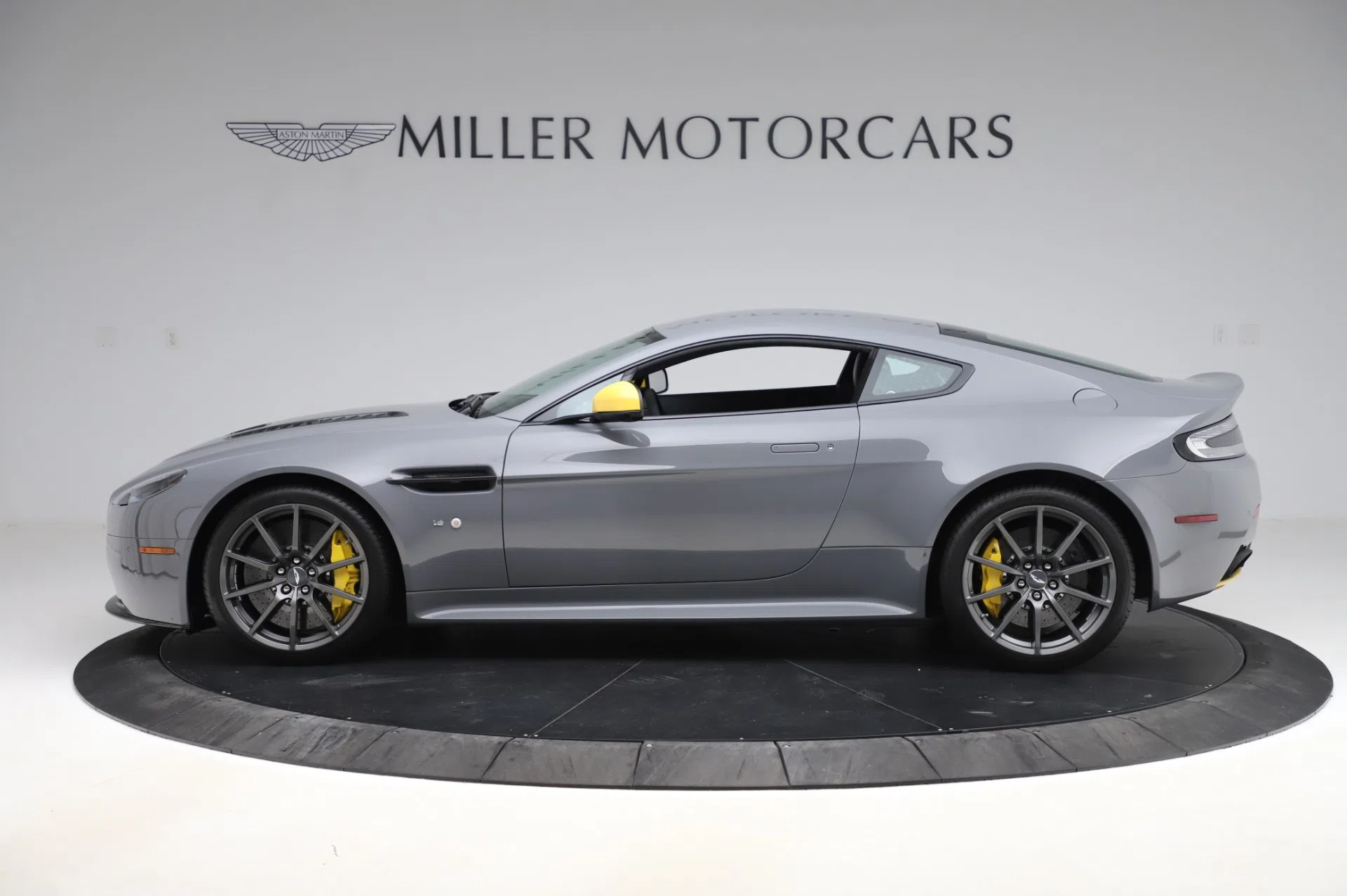 2017 Aston Martin V12 Vantage S, 10/20