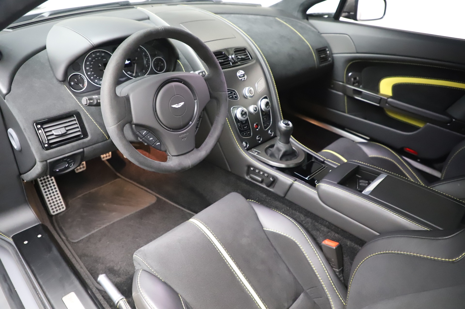2017 Aston Martin V12 Vantage S, 11/20