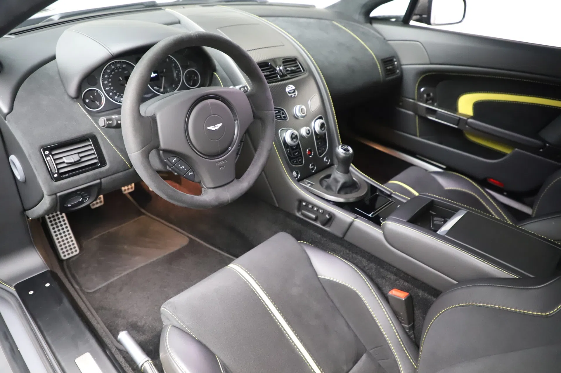 2017 Aston Martin V12 Vantage S, 11/20