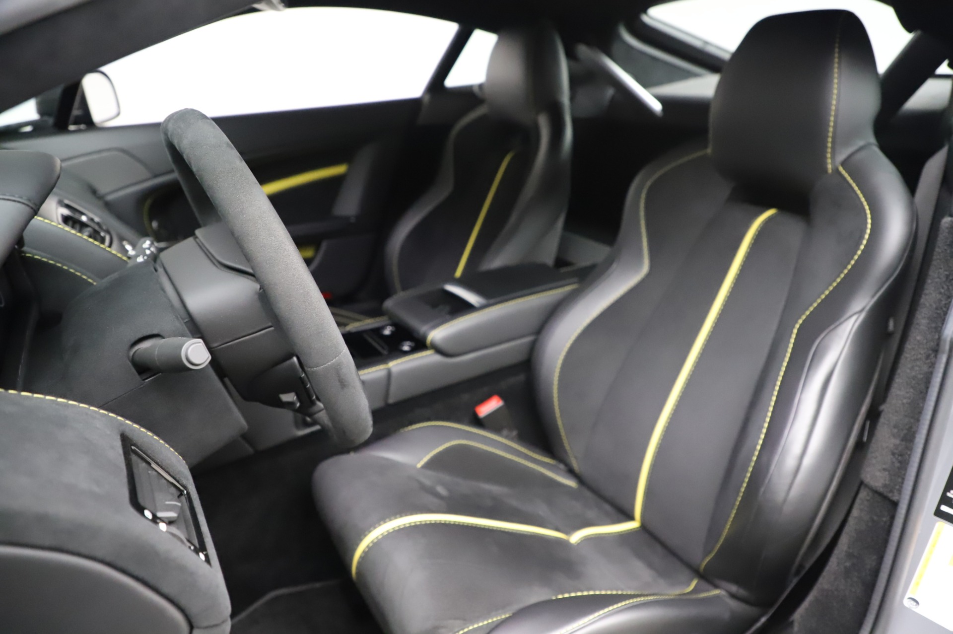 2017 Aston Martin V12 Vantage S, 13/20
