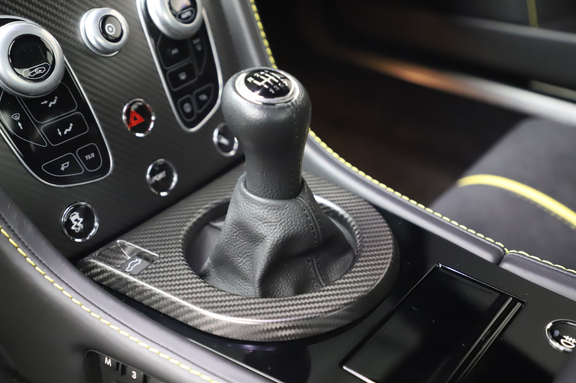 2017 Aston Martin V12 Vantage S, 14/20