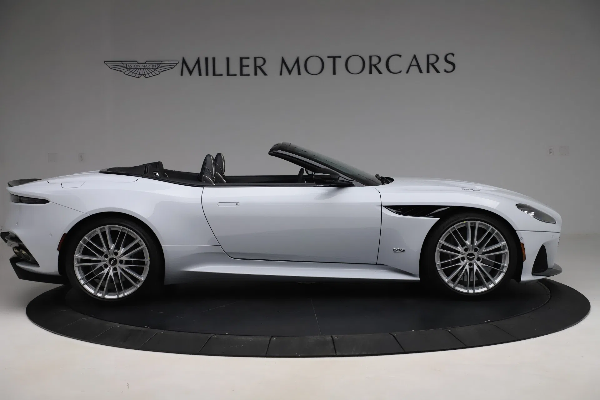 2020 Aston Martin DBS Superleggera Volante Convertible