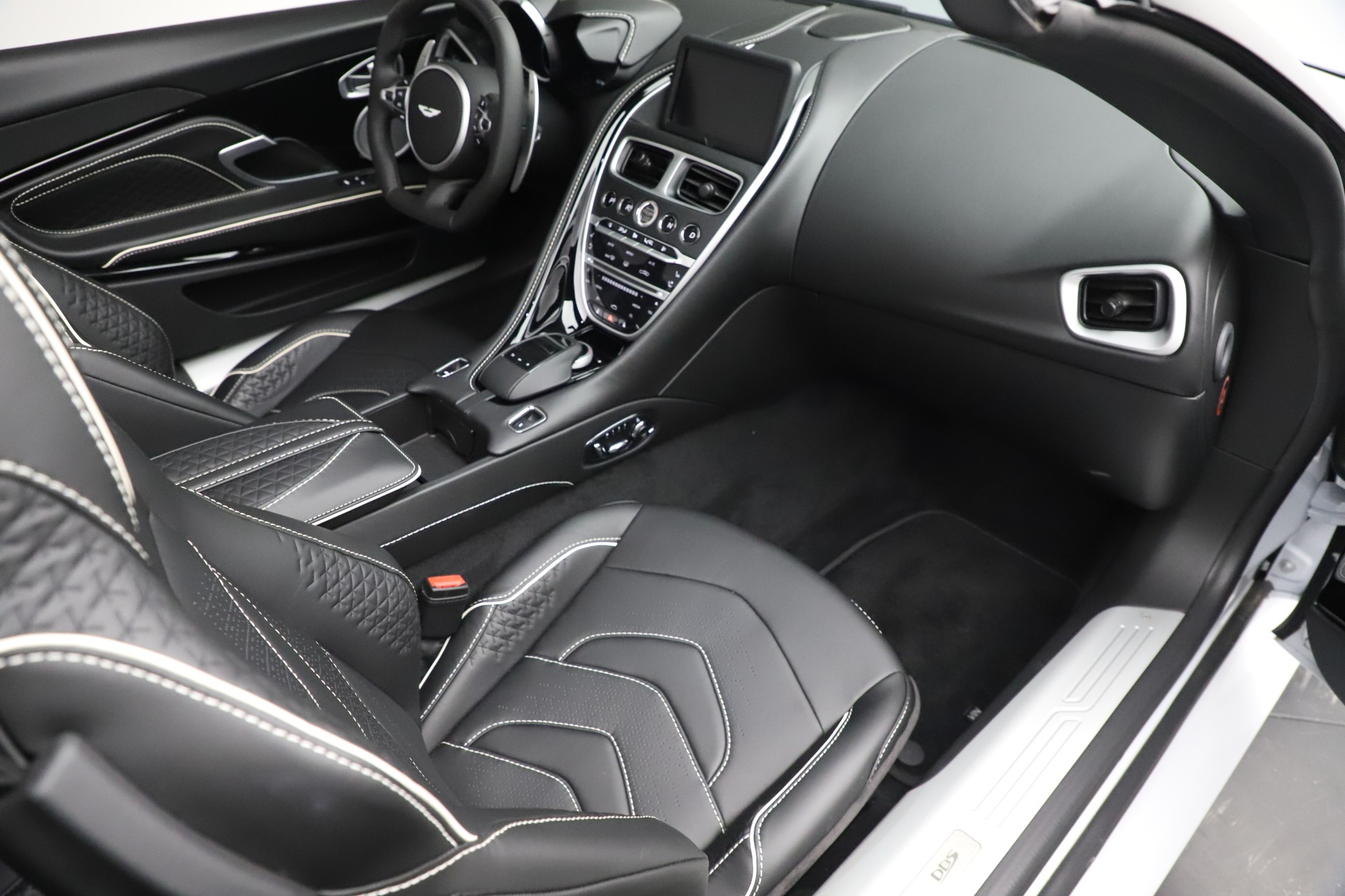 2020 Aston Martin DBS Superleggera Volante Convertible, 14/20