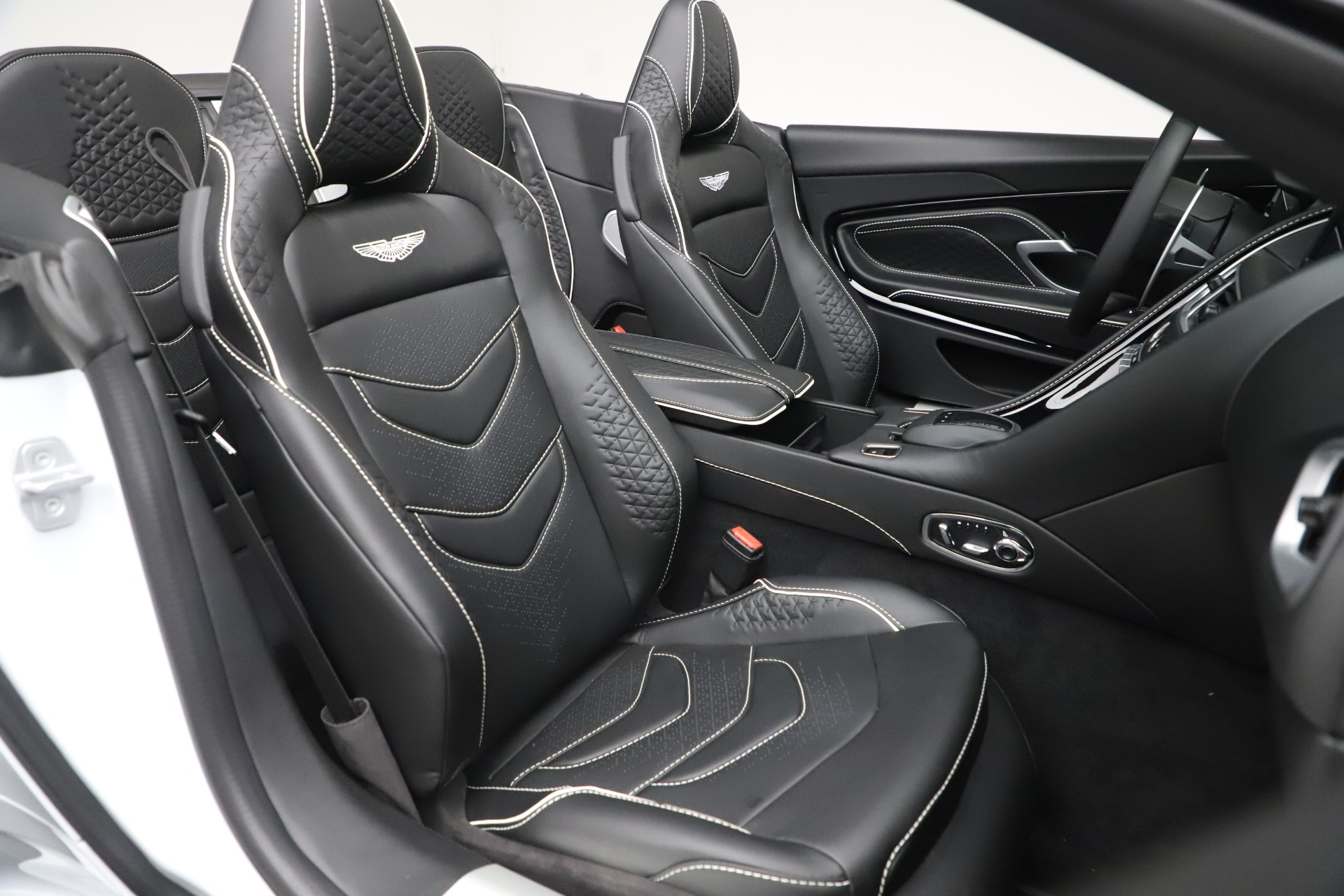 2020 Aston Martin DBS Superleggera Volante Convertible, 16/20