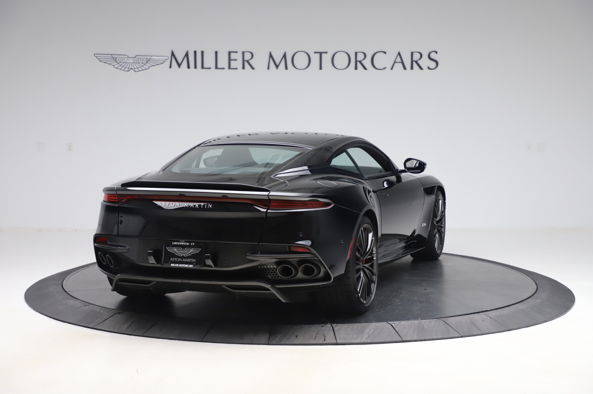 2020 Aston Martin DBS Superleggera Coupe, 8/19