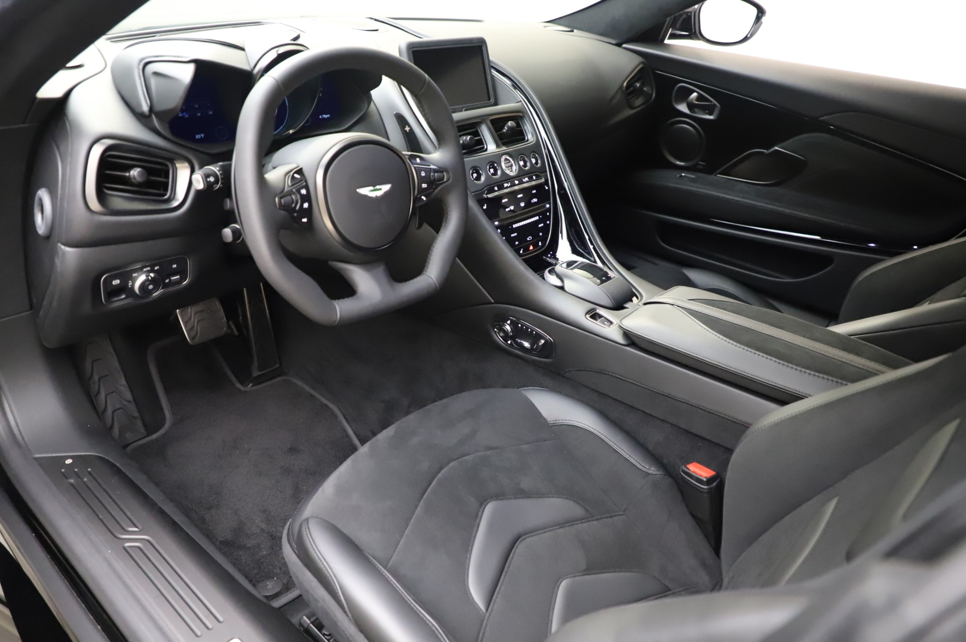 2020 Aston Martin DBS Superleggera Coupe, 12/19