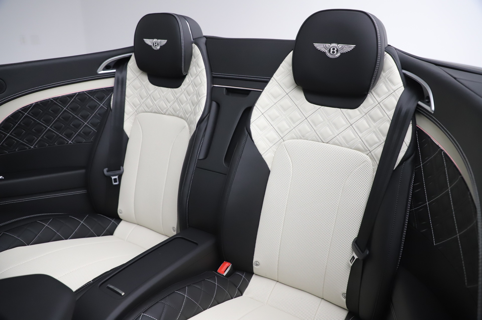 2020 Bentley Continental GTC V8 First Edition, 17/20