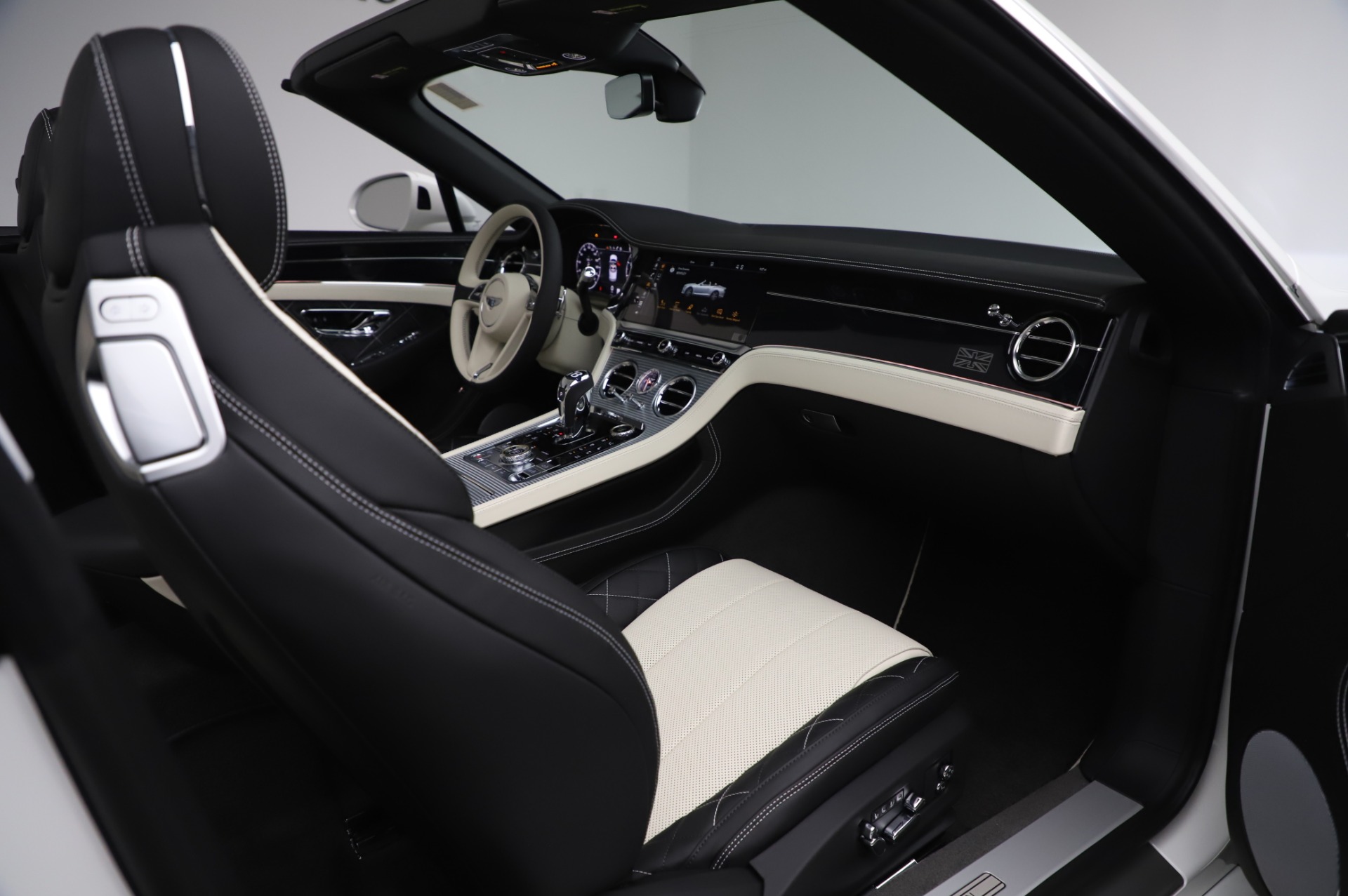 2020 Bentley Continental GTC V8 First Edition, 18/20