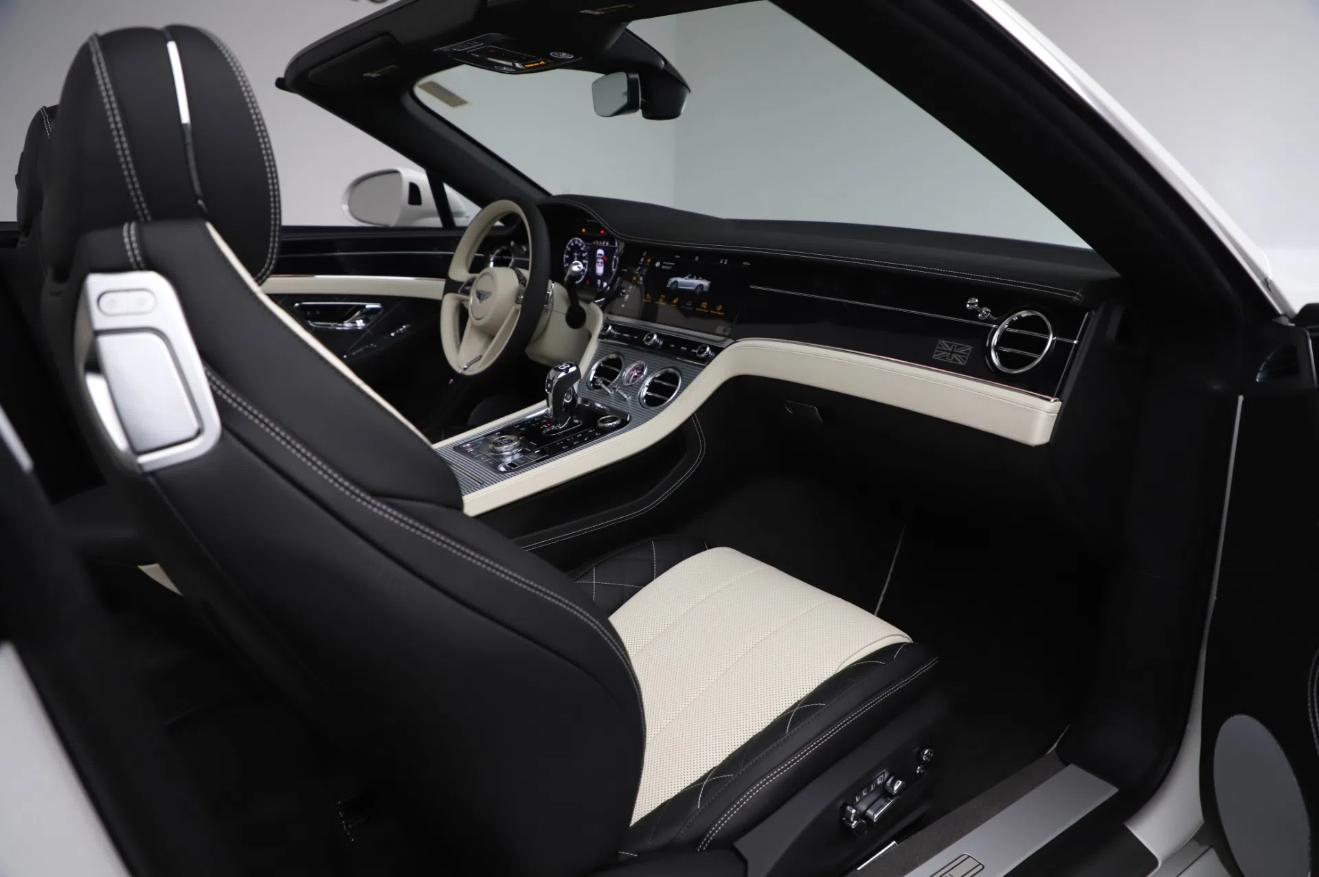 2020 Bentley Continental GTC V8 First Edition interior, Linen