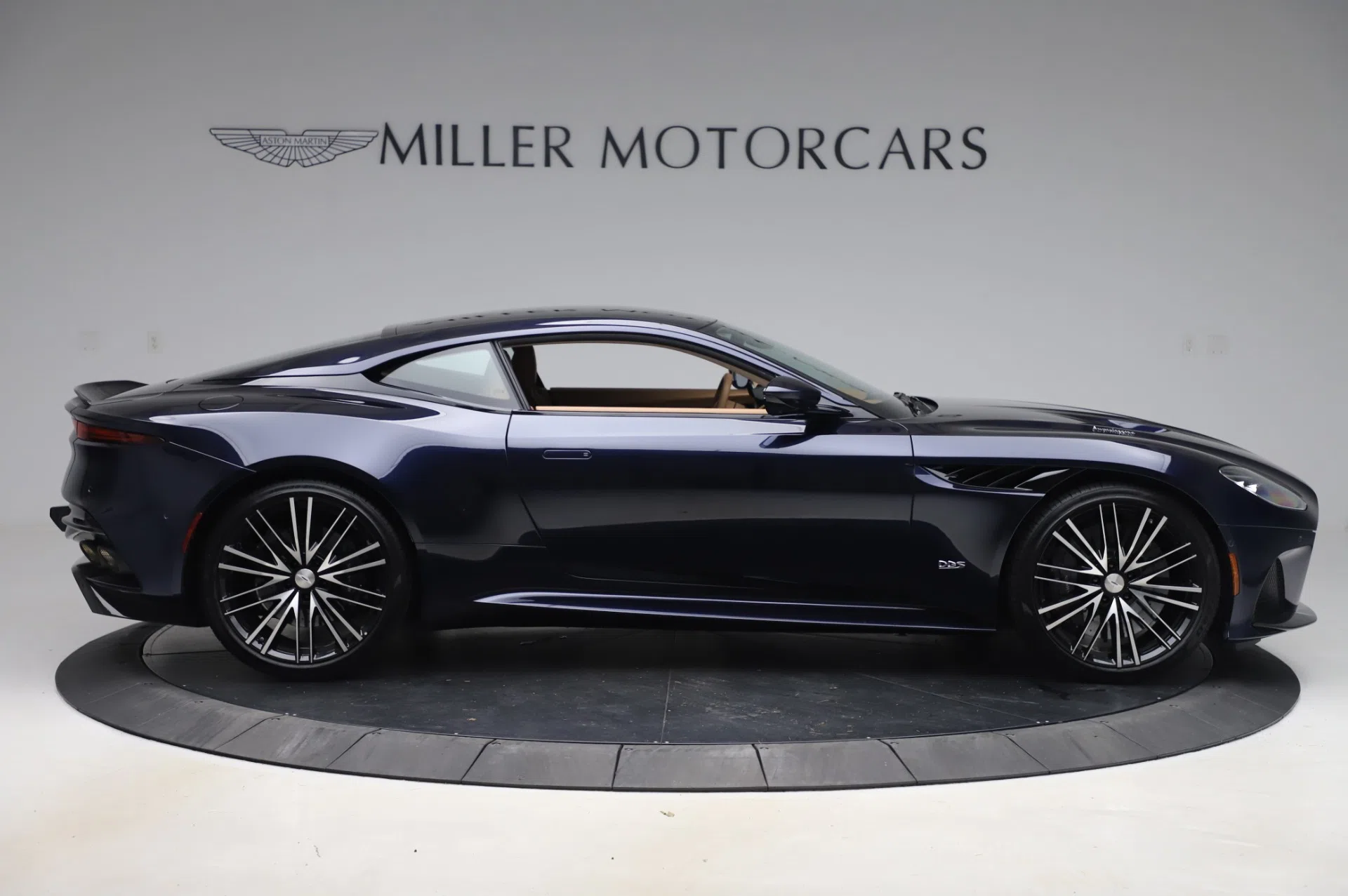 2020 Aston Martin DBS Superleggera Coupe