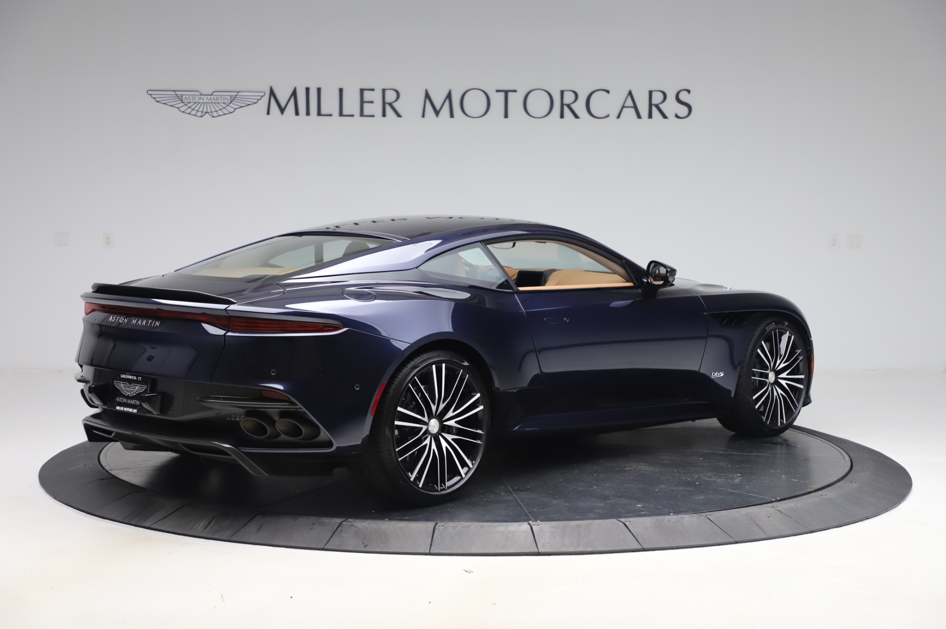 2020 Aston Martin DBS Superleggera Coupe, 9/20