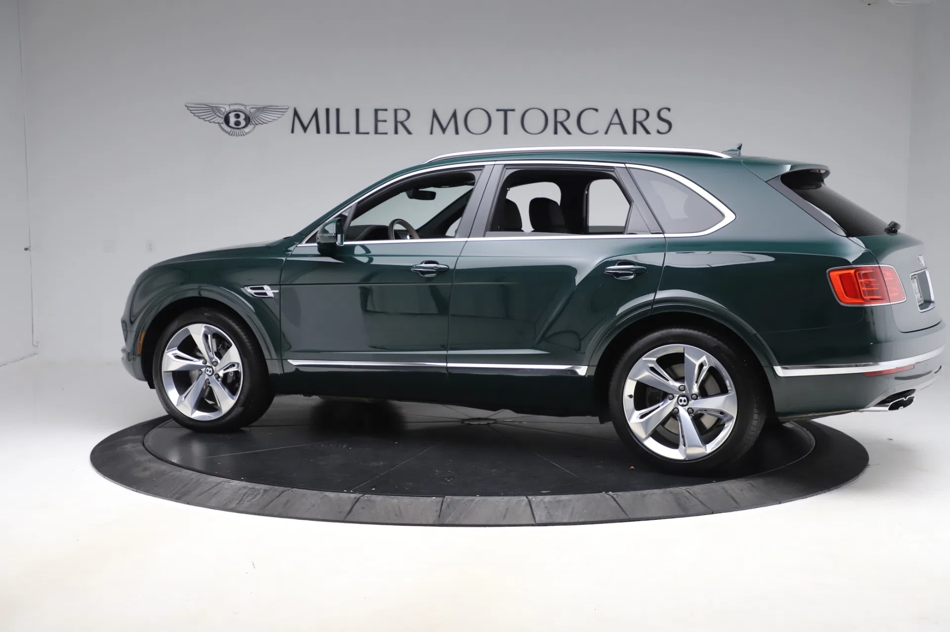 2020 Bentley Bentayga V8, side profile, PORTLAND