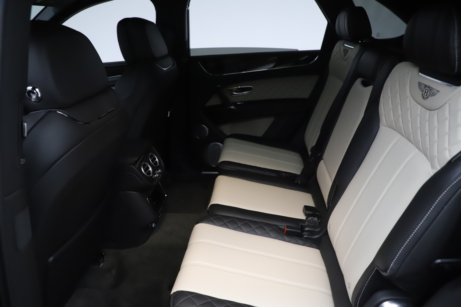 2020 BENTLEY BENTAYGA V8, 16/20