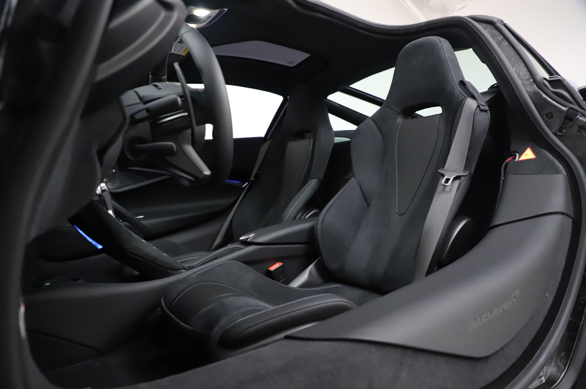 2020 McLaren 720S Coupe, 18/20