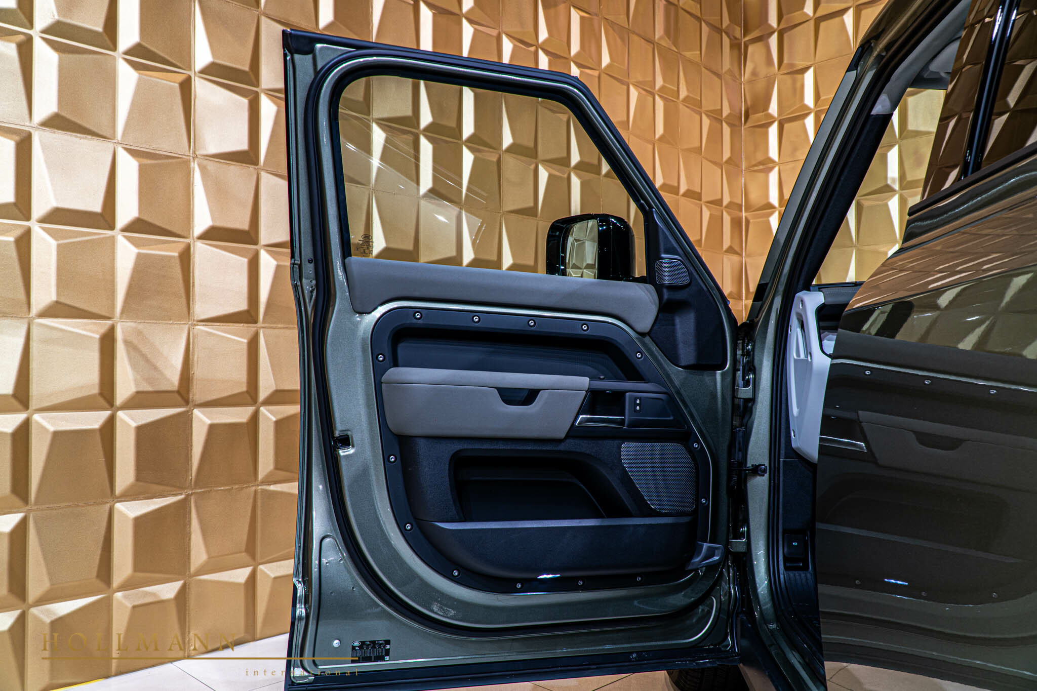 2020 Land Rover Defender S D240, 50/52