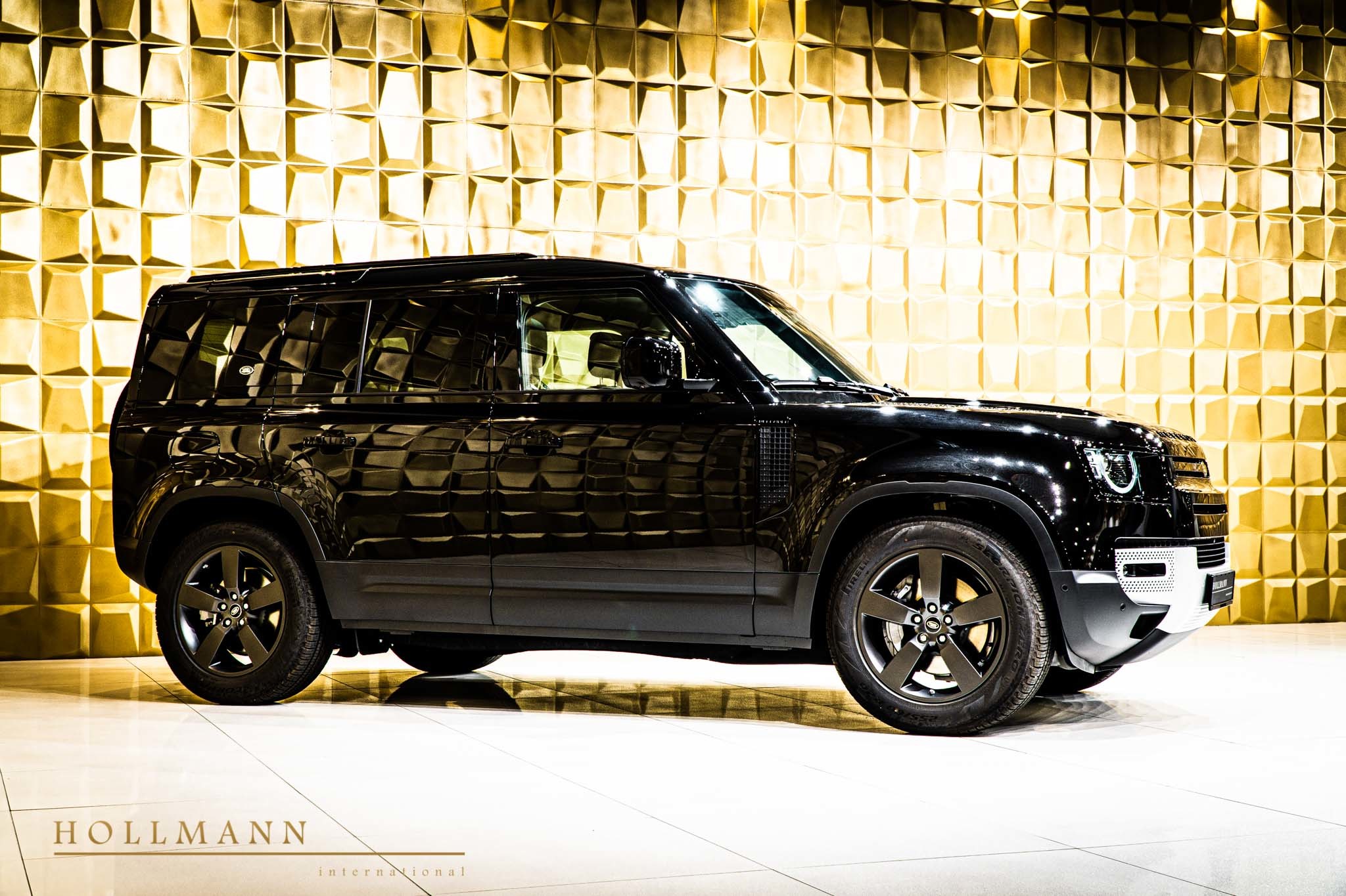 2020 Land Rover Defender P400 HSE, 2/16