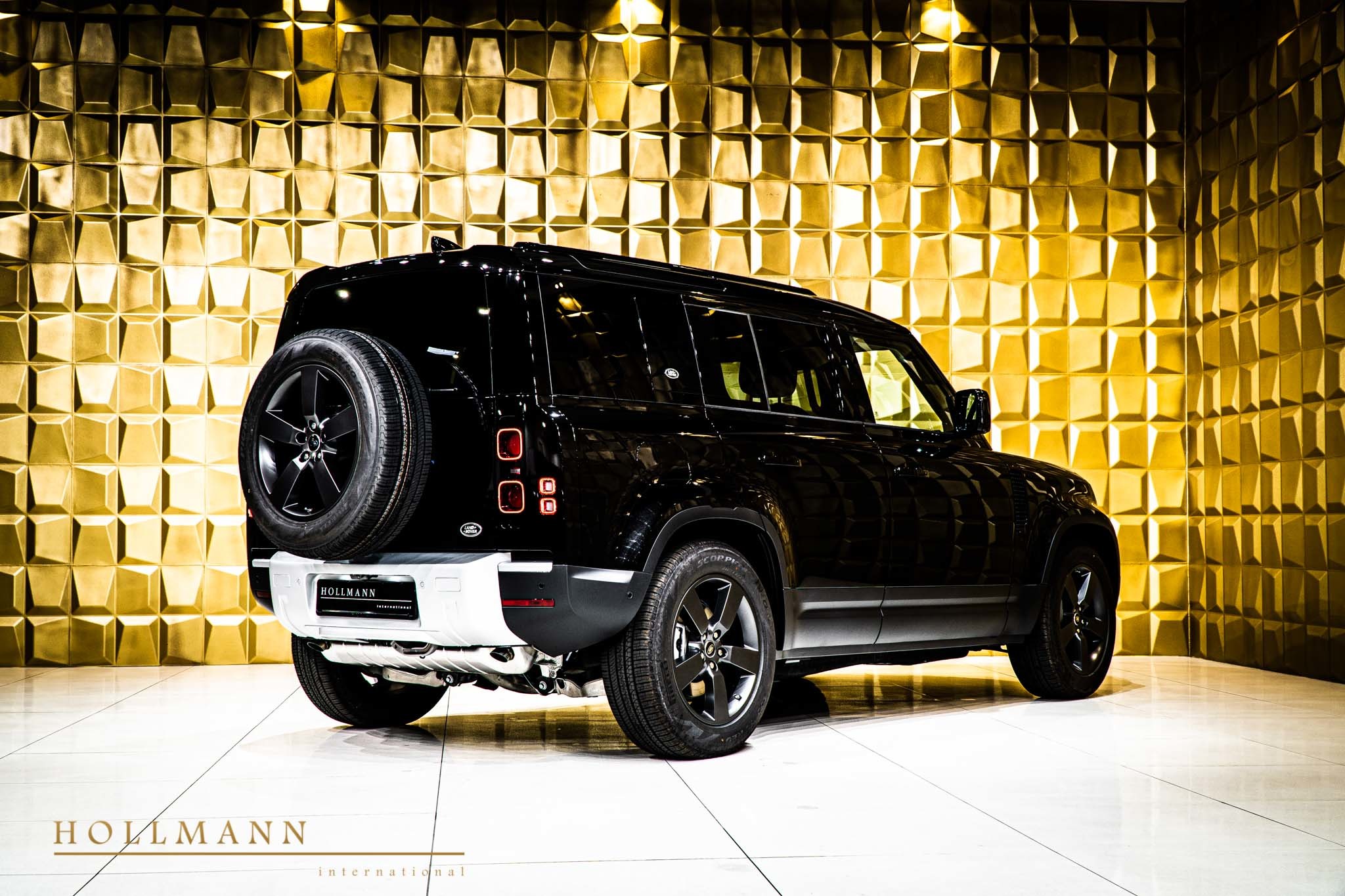 2020 Land Rover Defender P400 HSE, 4/16