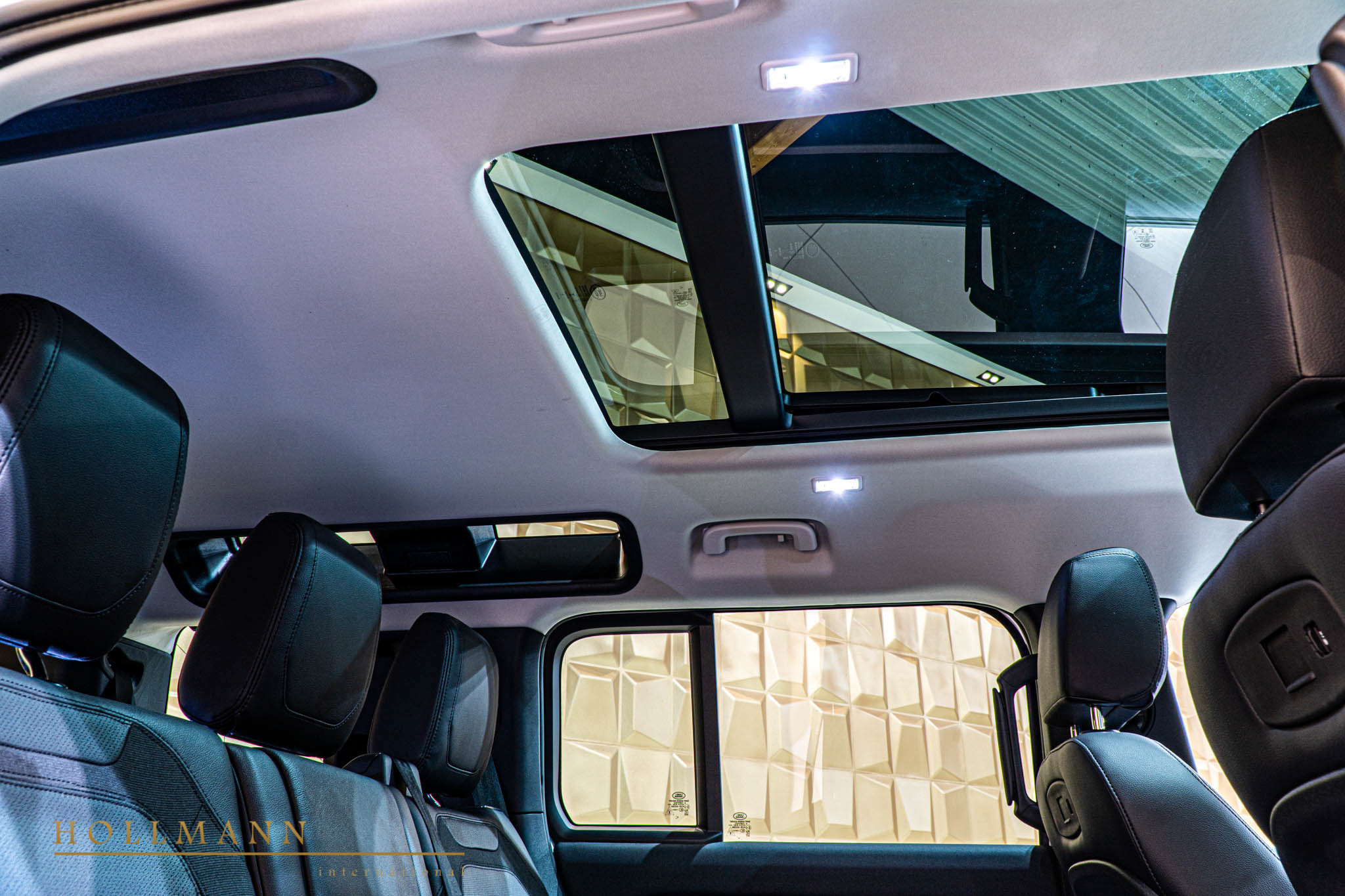 2020 Land Rover Defender S D240, 14/52