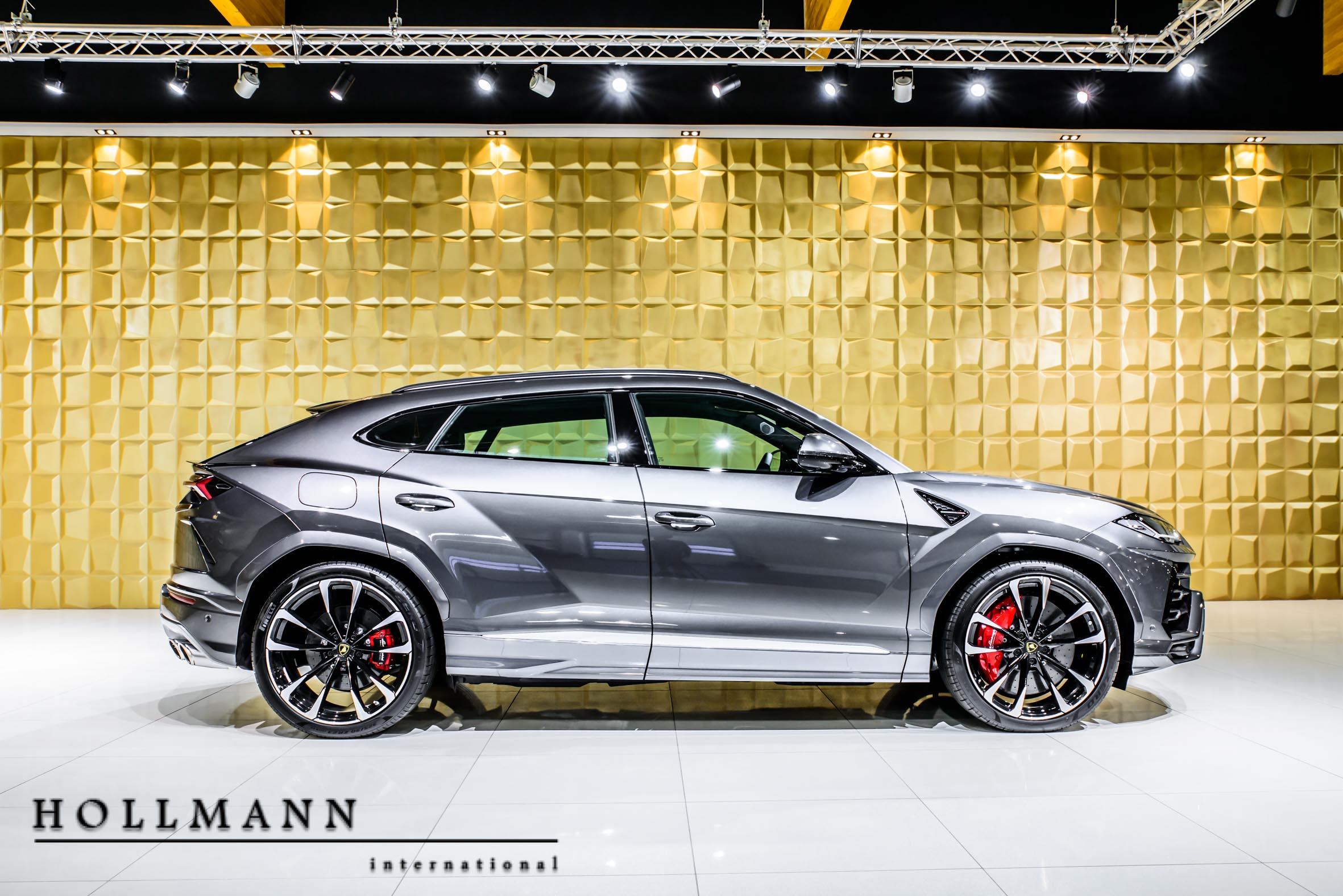 2018 LAMBORGHINI Urus, 9/17