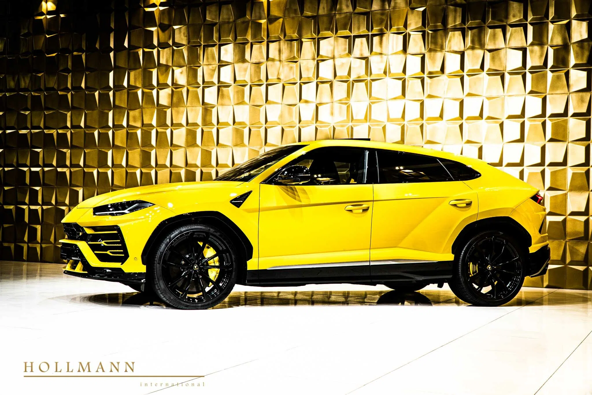 2020 Lamborghini Urus for sale, exterior, Giallo Auge