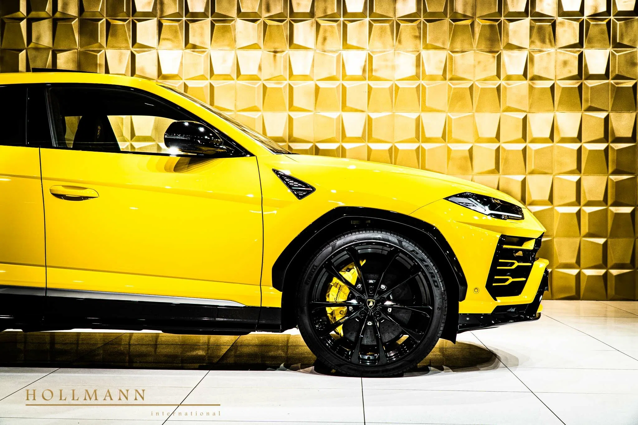 2020 Lamborghini Urus for sale, exterior, Giallo Auge