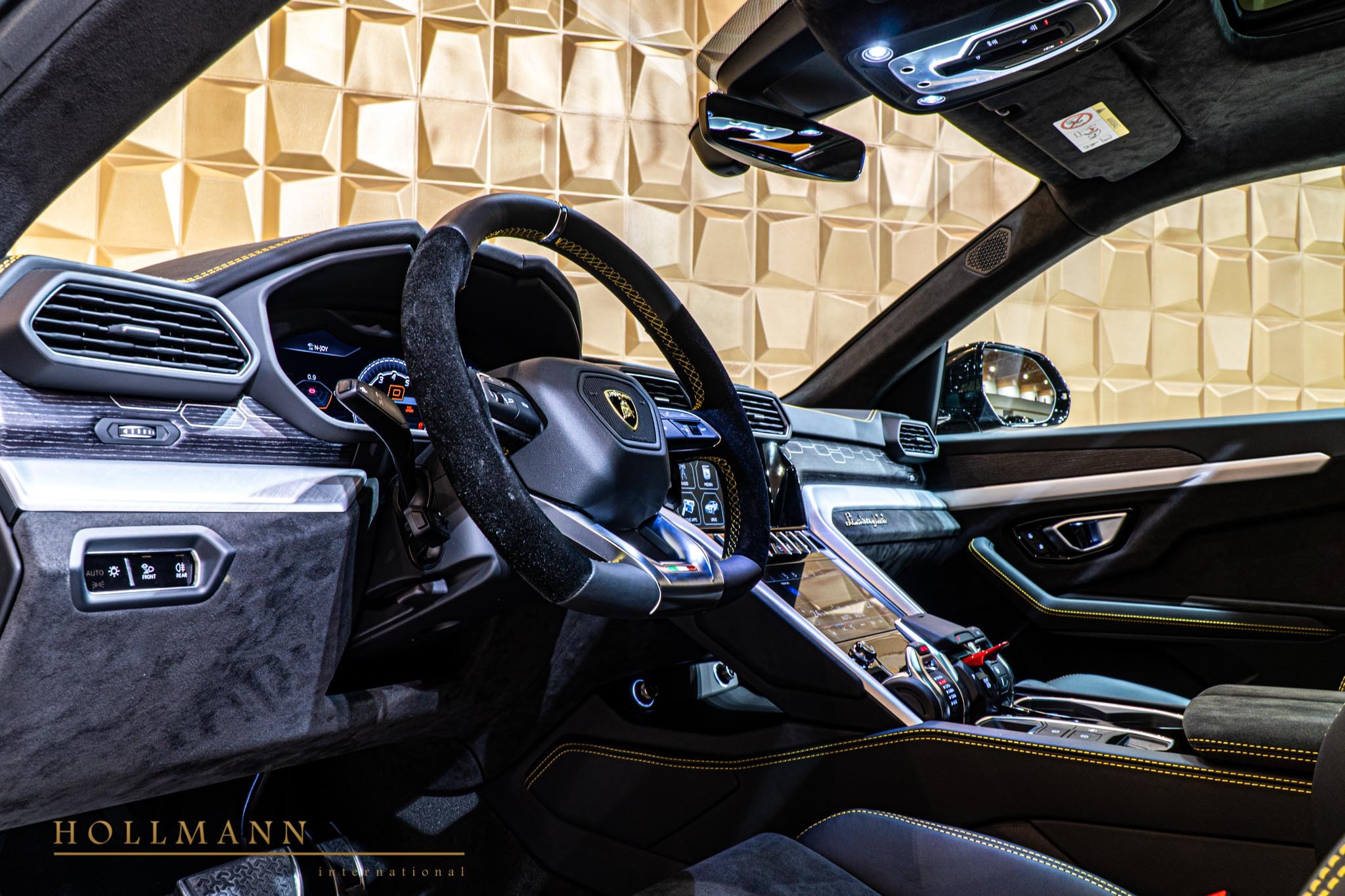 2020 Lamborghini Urus, 12/19