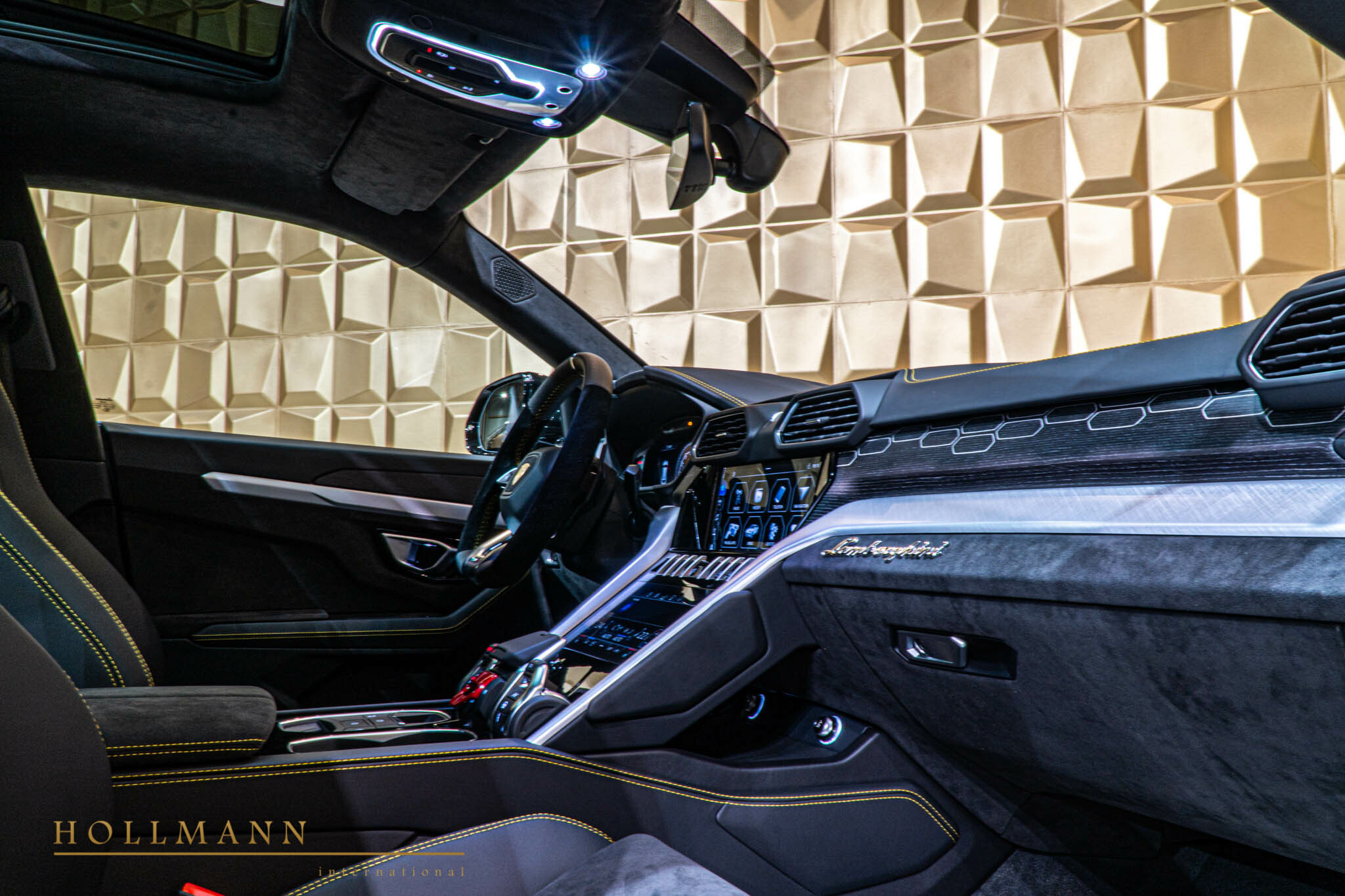 2020 Lamborghini Urus, 14/19