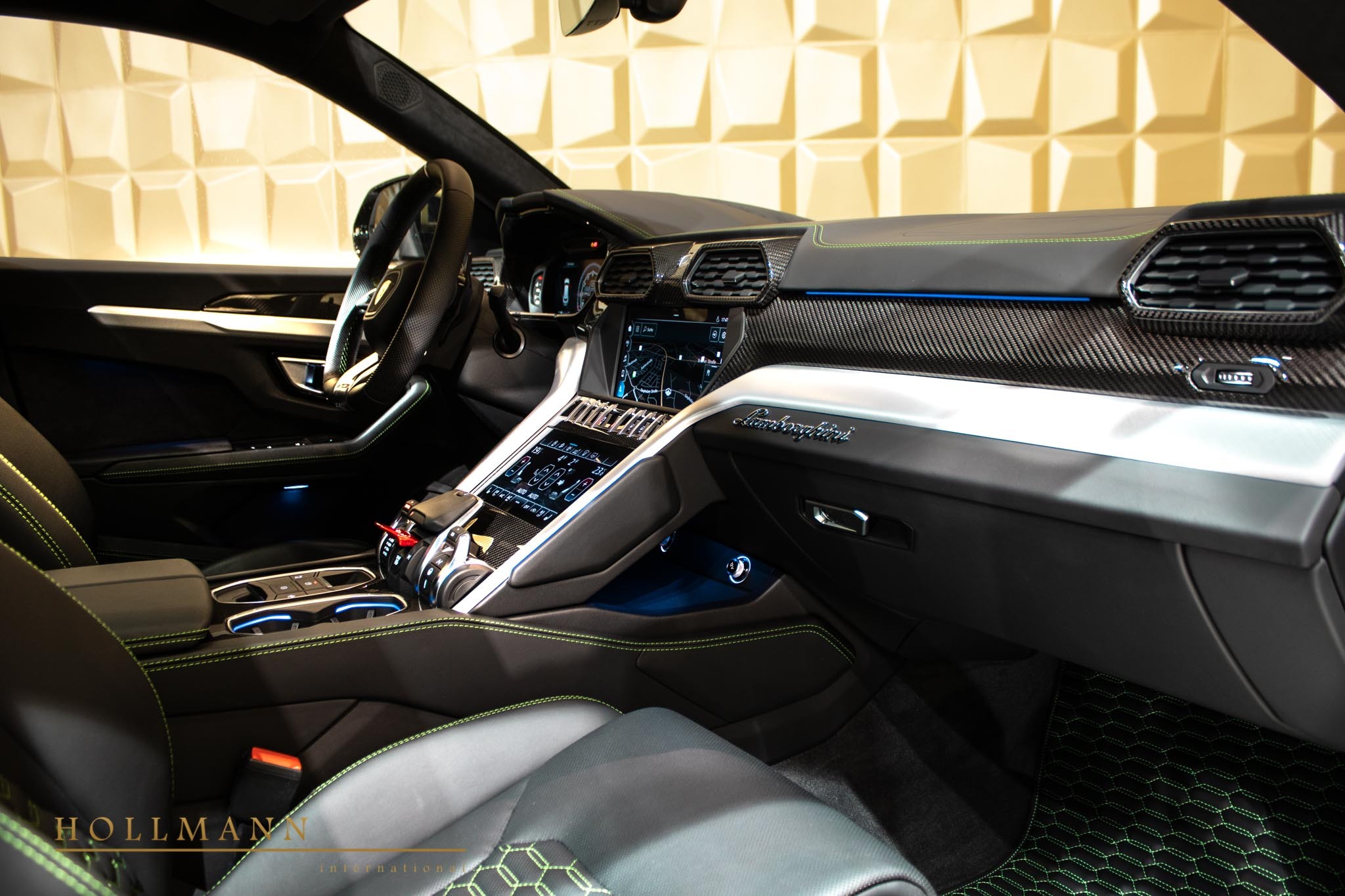 2020 Lamborghini URUS by SCL GLOBAL, 10/19