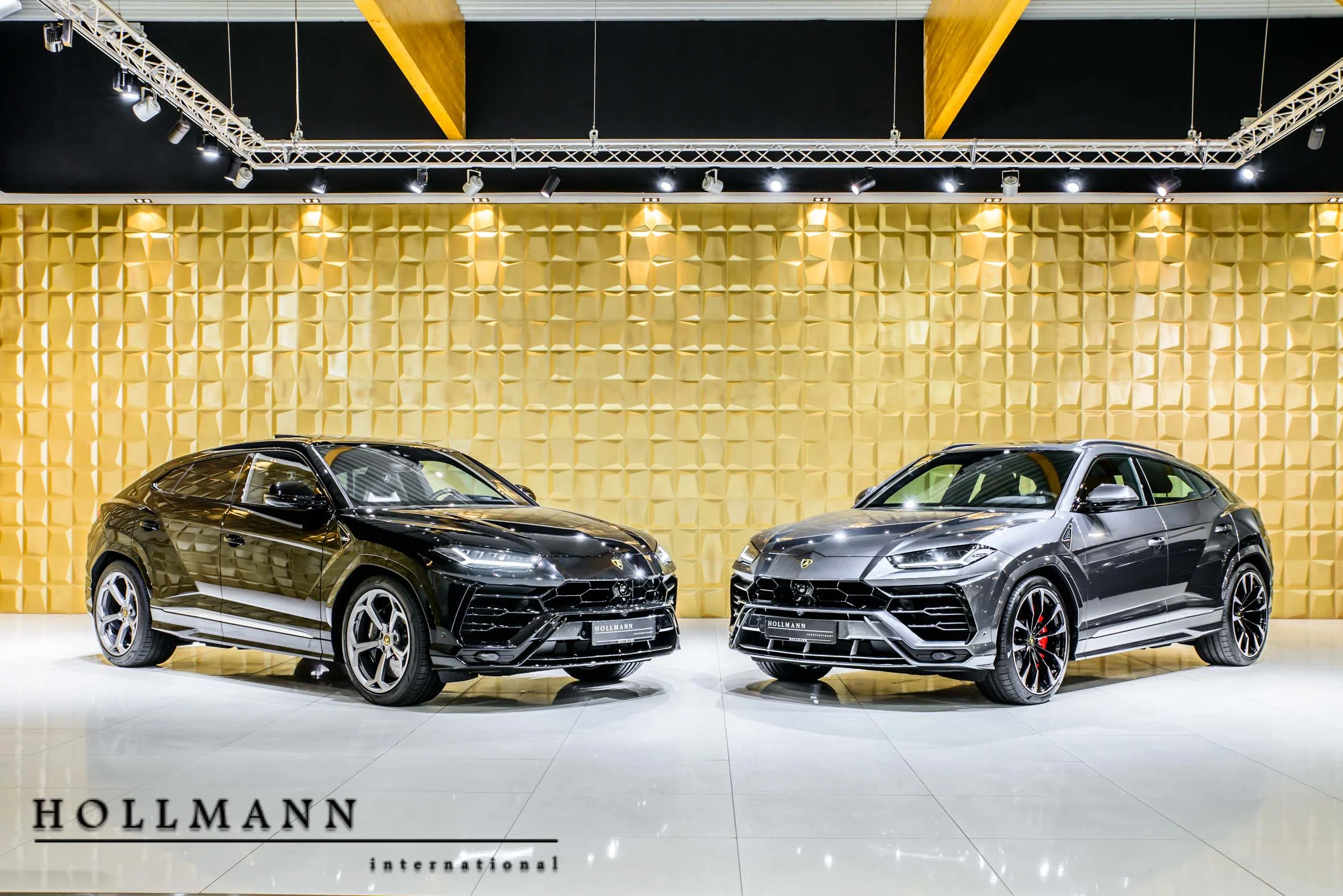 2018 LAMBORGHINI Urus for sale, exterior, Grigio Lynx