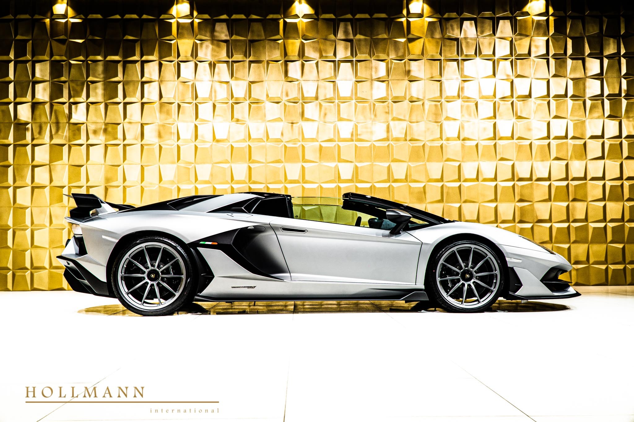 2020 Lamborghini Aventador SVJ Roadster, 19/20