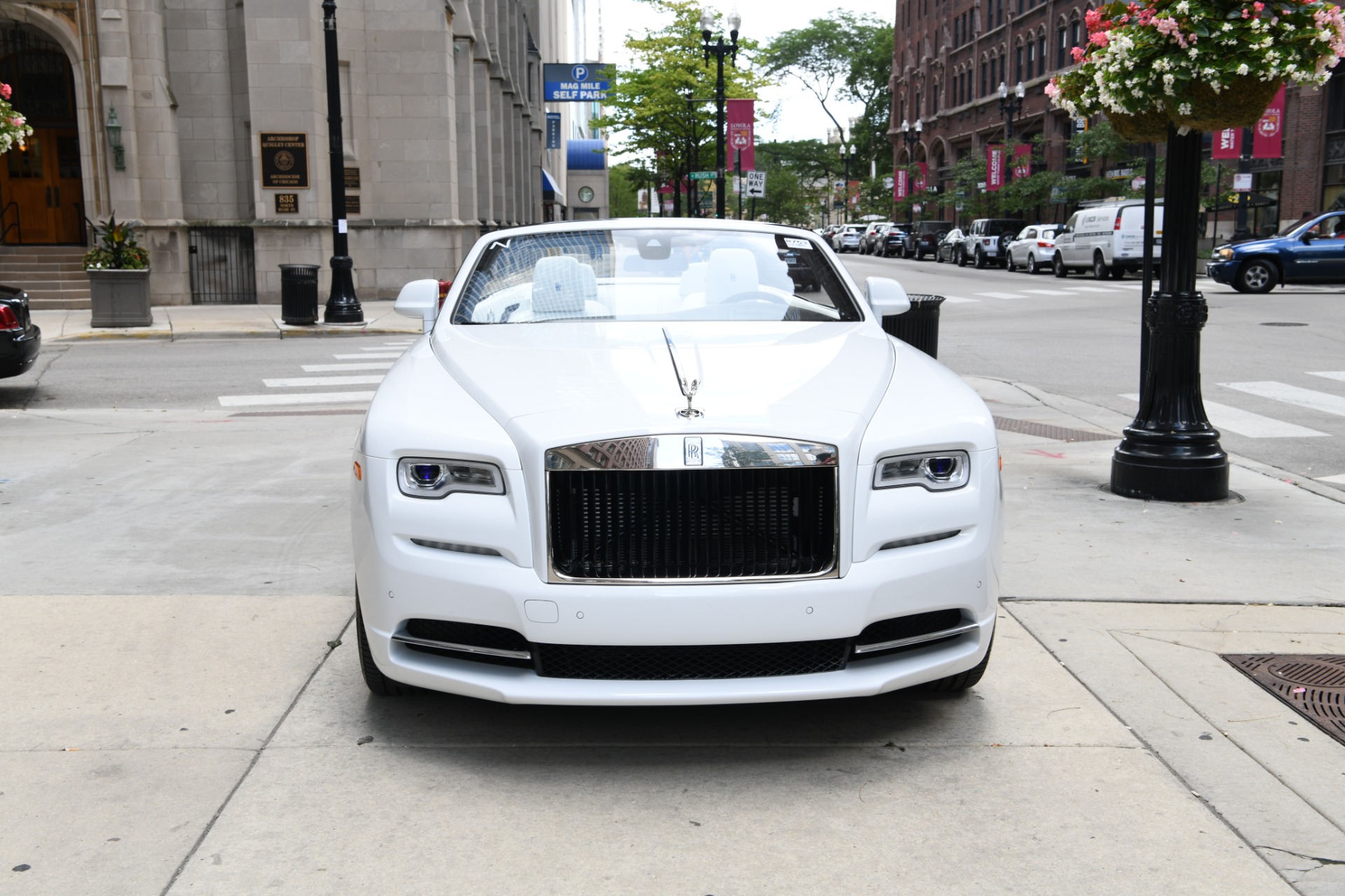 2020 Rolls-Royce Dawn, 2/20