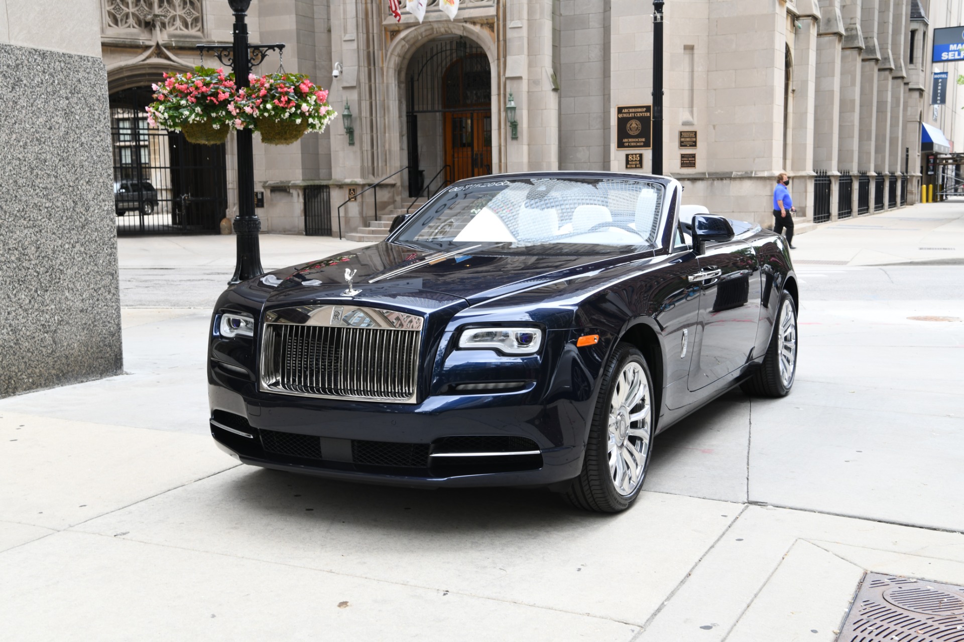 2020 Rolls-Royce Dawn, 2/20