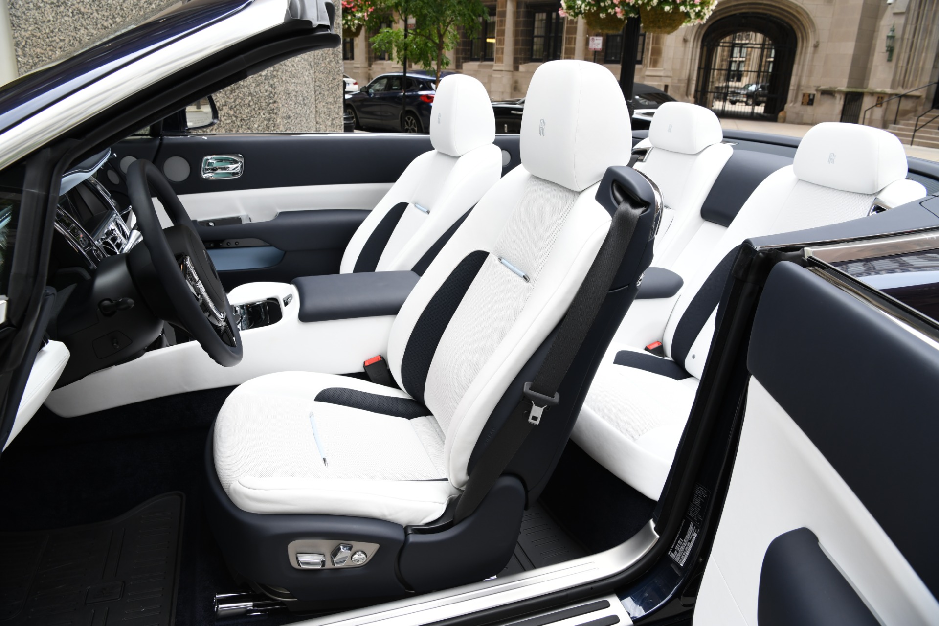2020 Rolls-Royce Dawn, 8/20