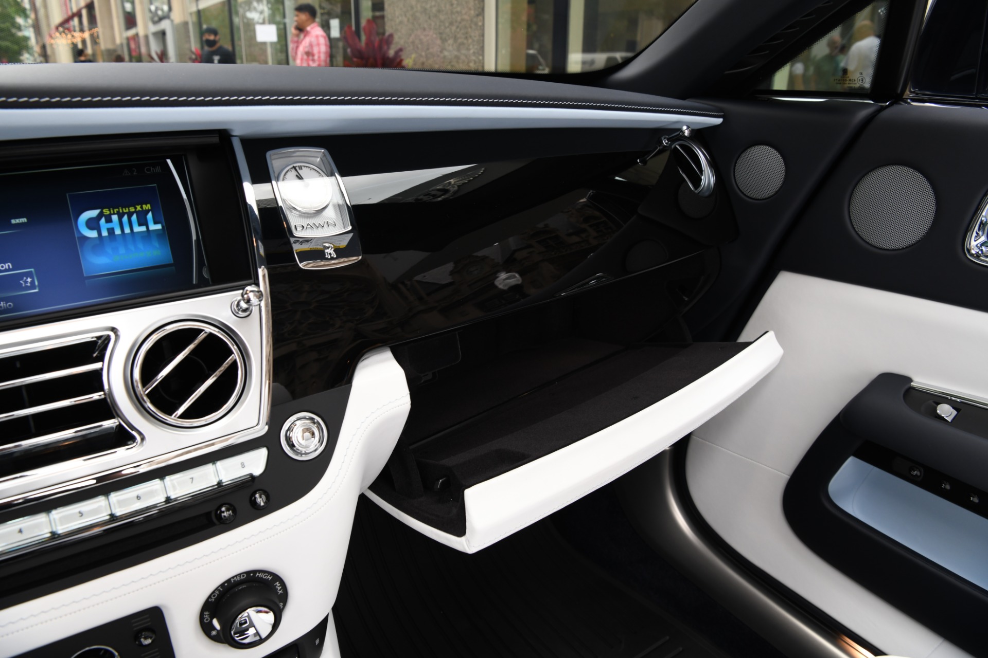 2020 Rolls-Royce Dawn, 18/20