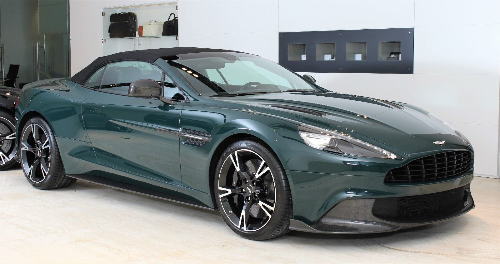 2018 Aston Martin Vanquish S Volante, 13/15