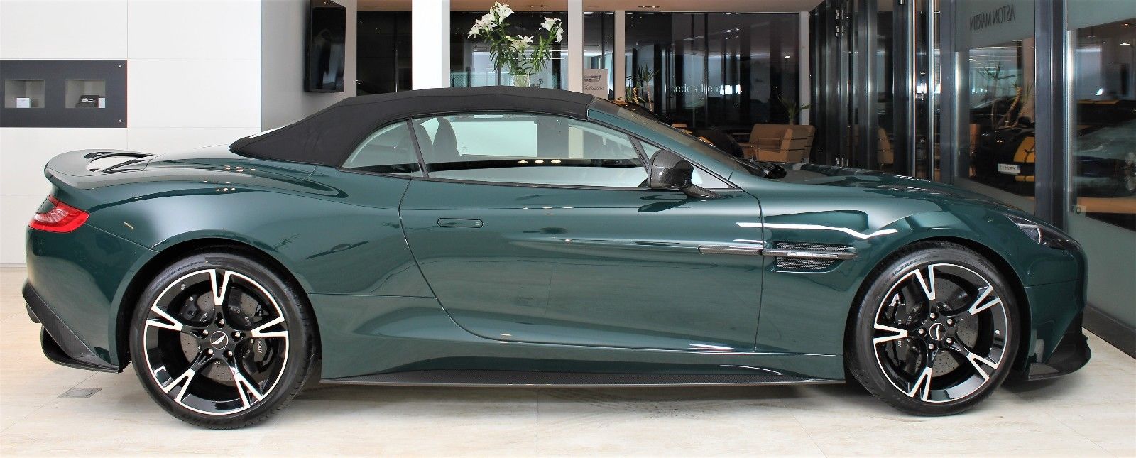 2018 Aston Martin Vanquish S Volante, 14/15