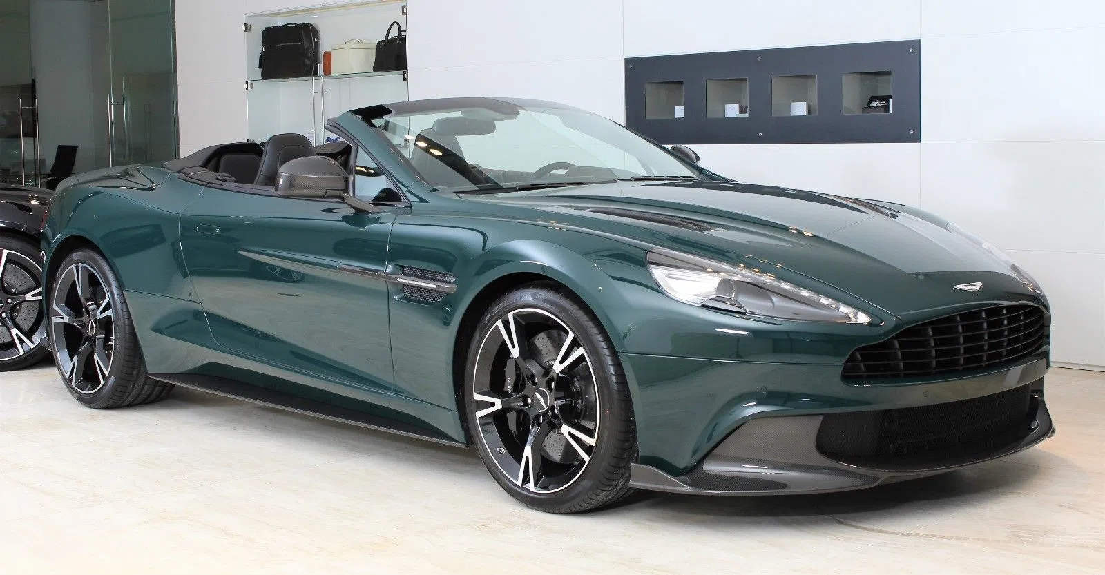 2018 Aston Martin Vanquish S Volante